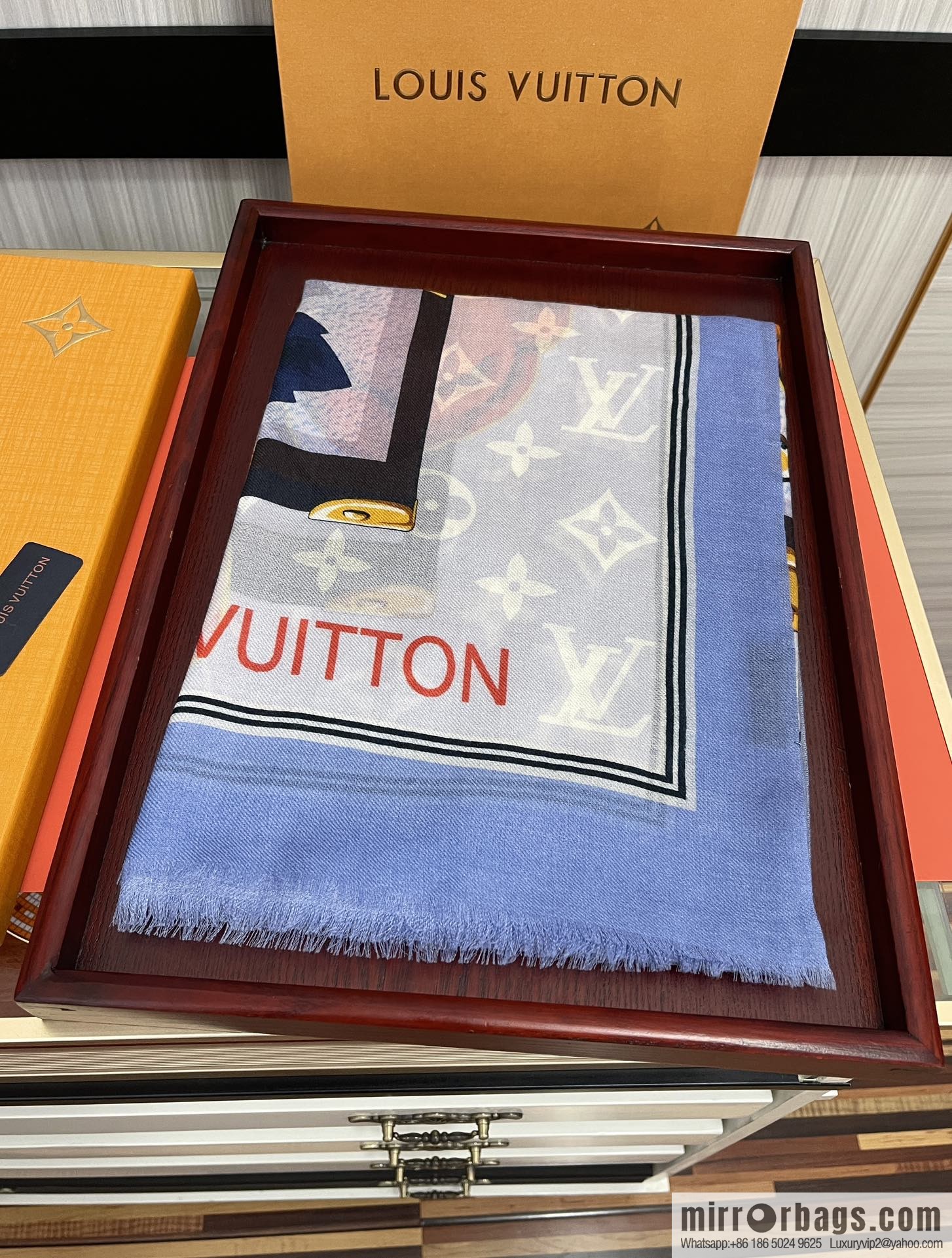 LV Louis Vuitton double-sided ring velvet long towel