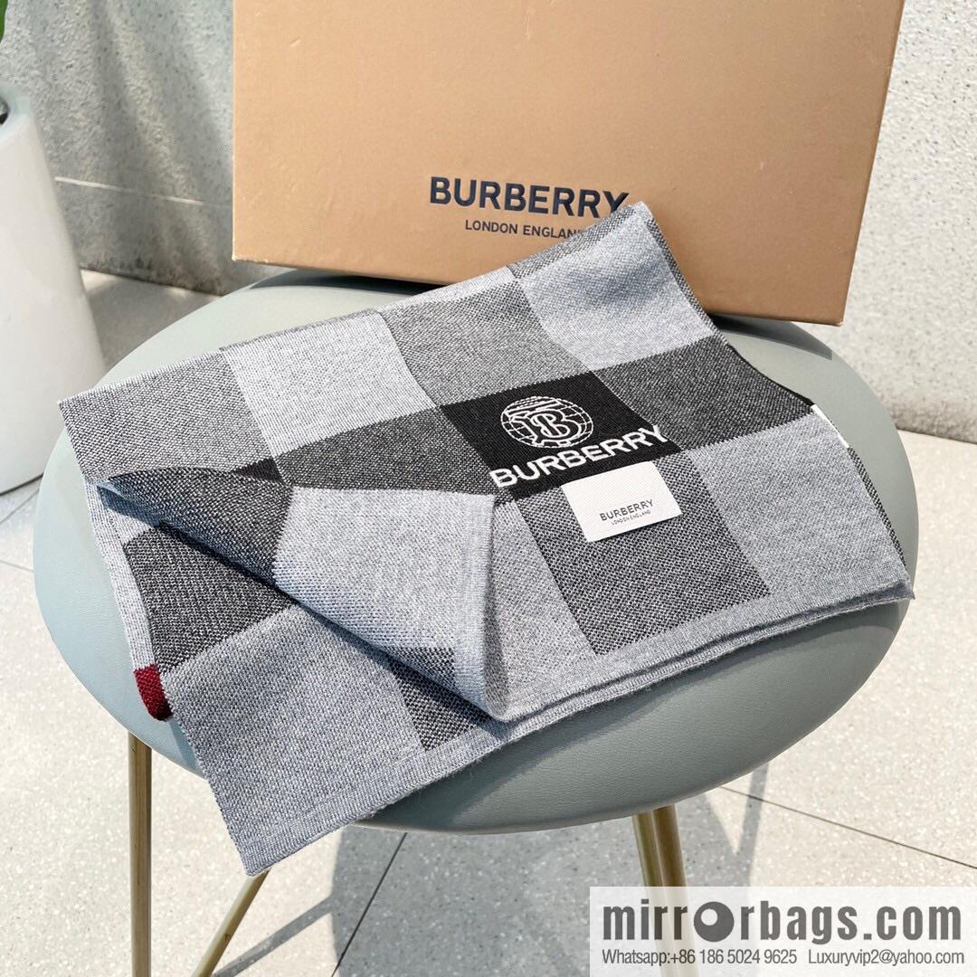 Burberry Burberry Classic War Horse 100% Imported Knitted Cashmere