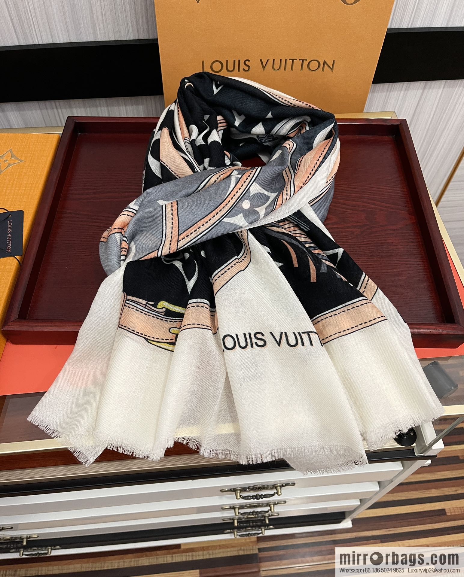 LV Louis Vuitton Ring Fleece Long Towel