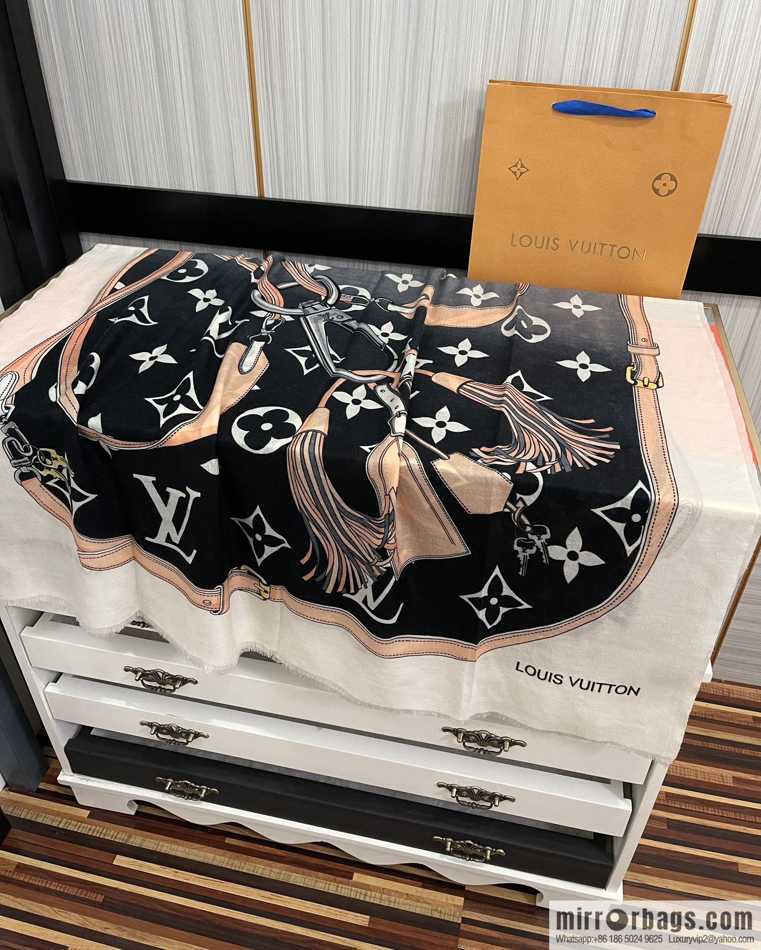 LV Louis Vuitton Ring Fleece Long Towel