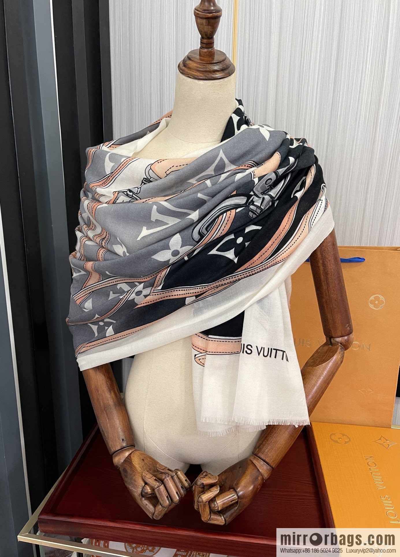 LV Louis Vuitton Ring Fleece Long Towel