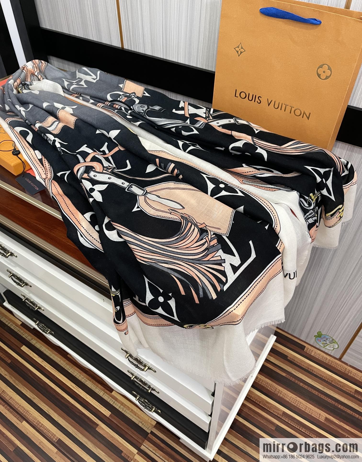 LV Louis Vuitton Ring Fleece Long Towel