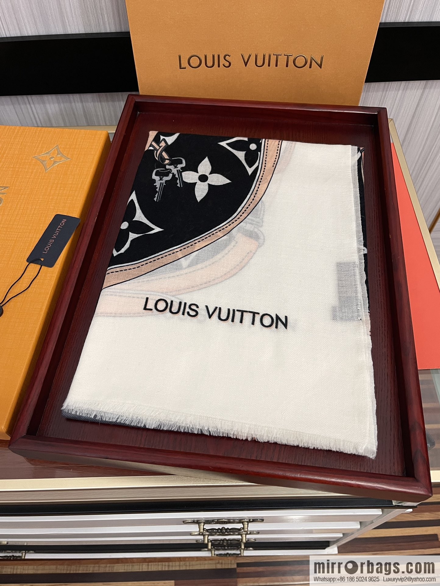 LV Louis Vuitton Ring Fleece Long Towel