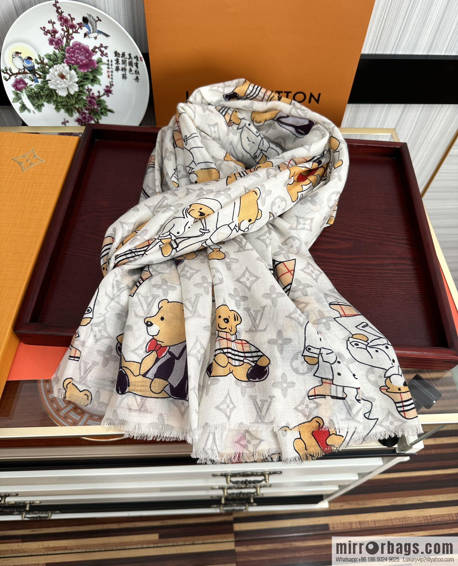 LV Louis Vuitton Bear Paradise Cashmere Scarf