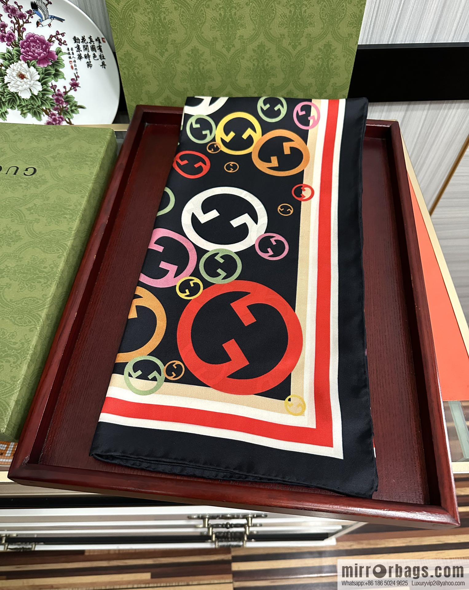 GUCCI Gucci 100% Top Twill Silk Scarf