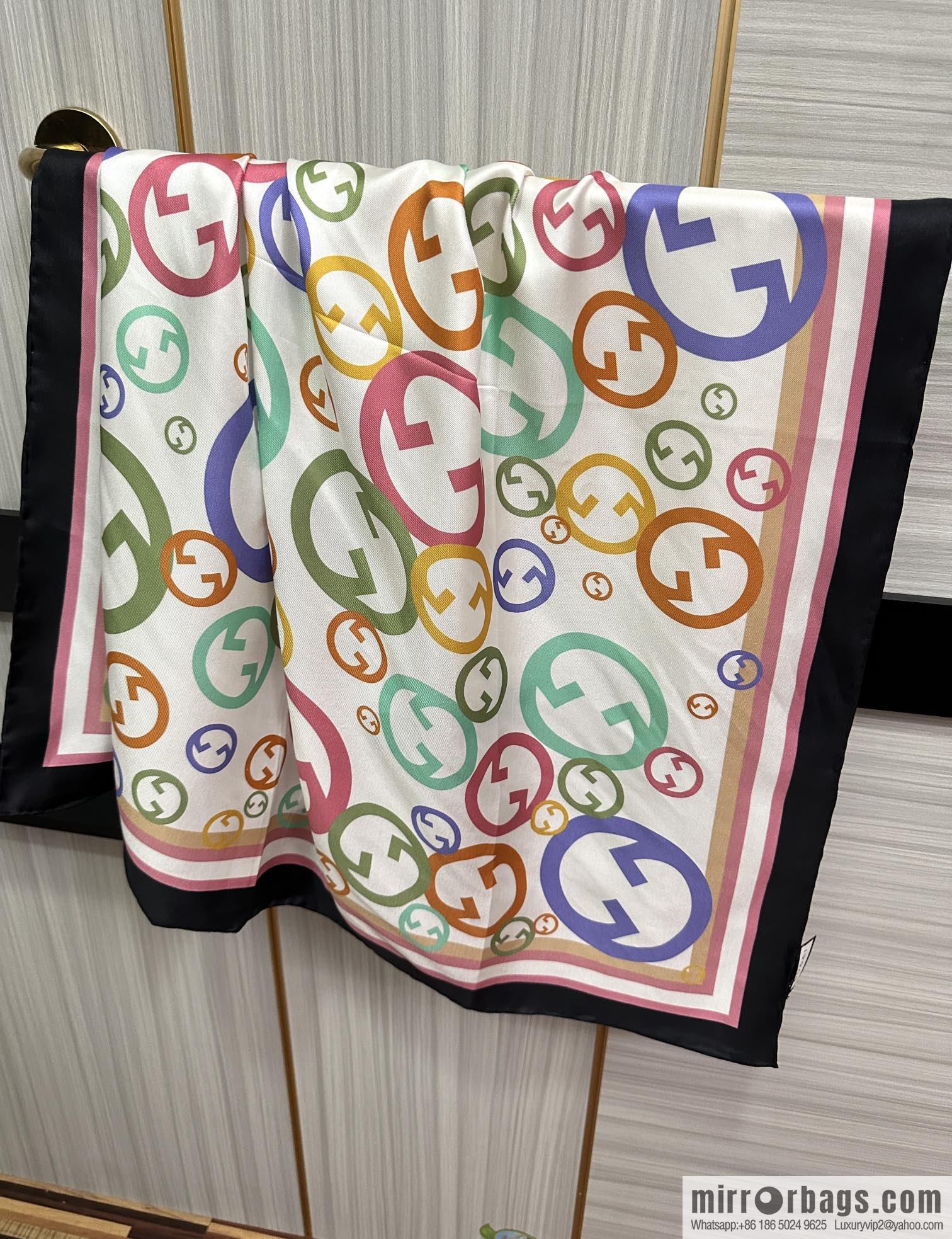 GUCCI Gucci 100% Top Twill Silk Scarf