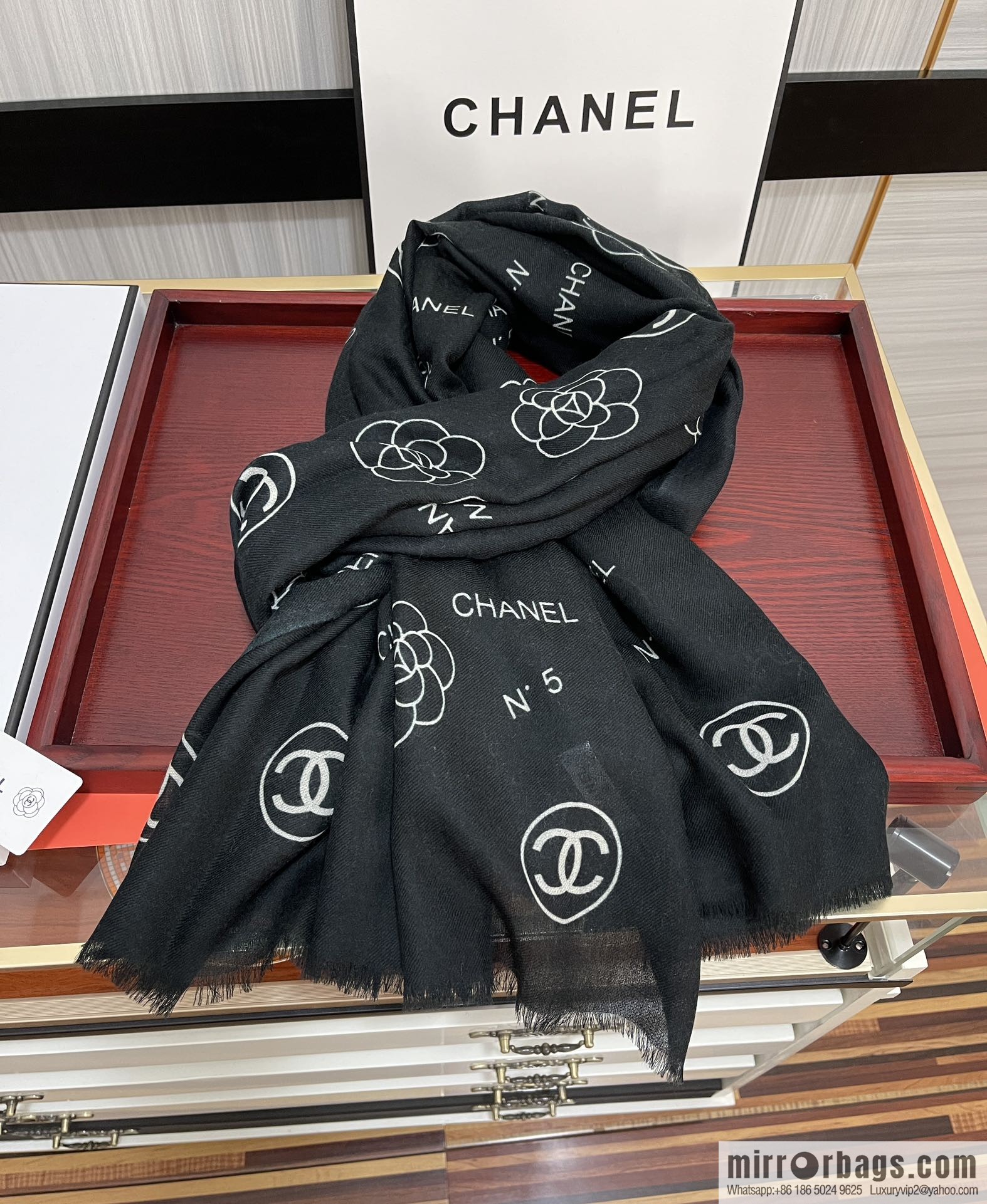 Chanel double c series 300 cashmere long towels