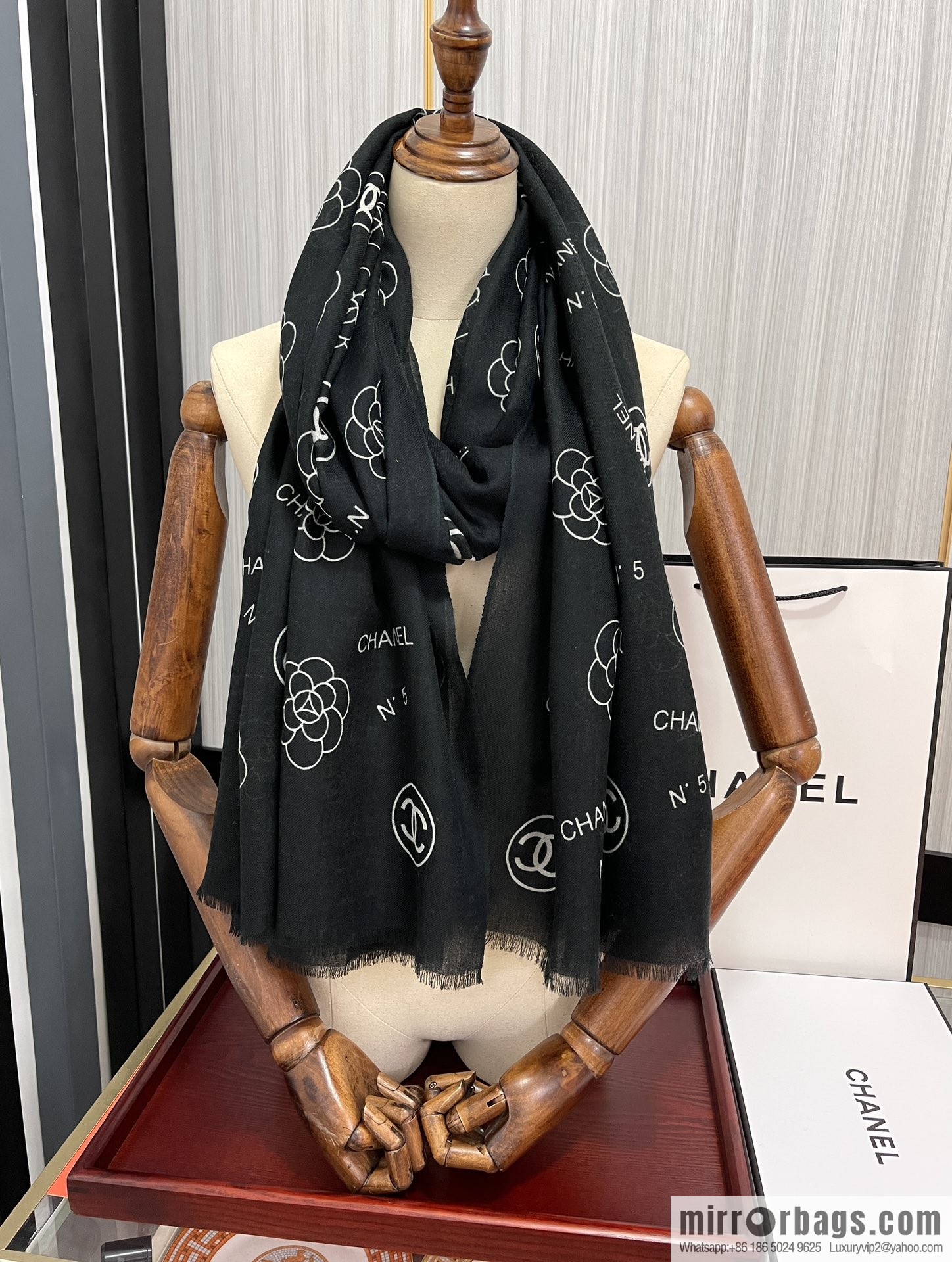 Chanel double c series 300 cashmere long towels