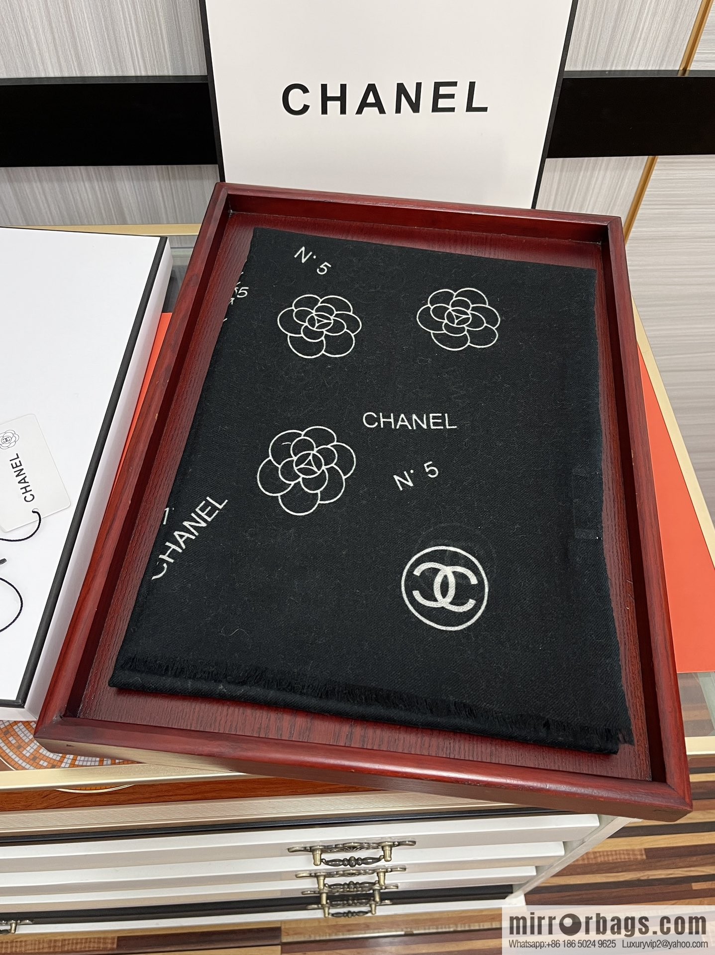 Chanel double c series 300 cashmere long towels