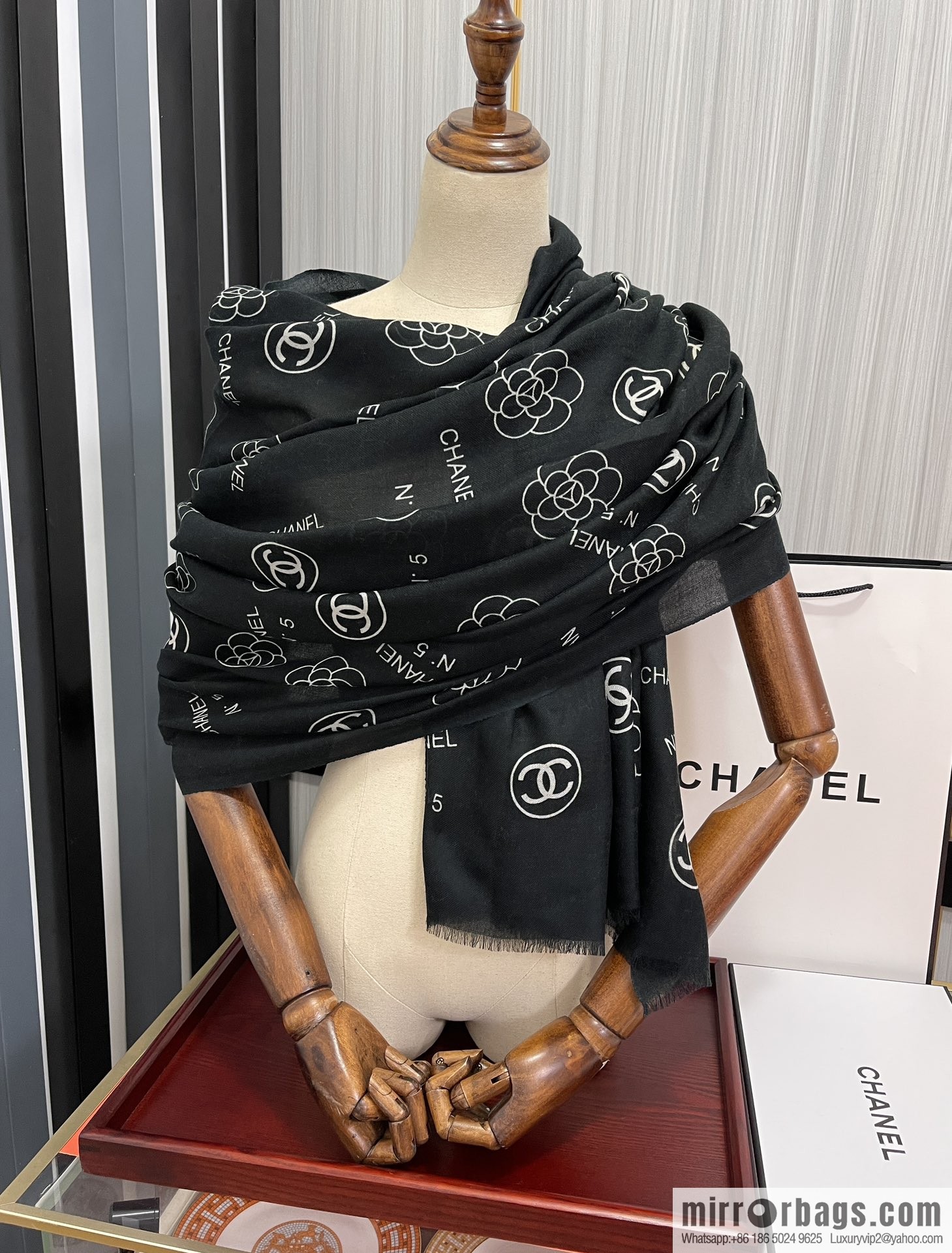 Chanel double c series 300 cashmere long towels
