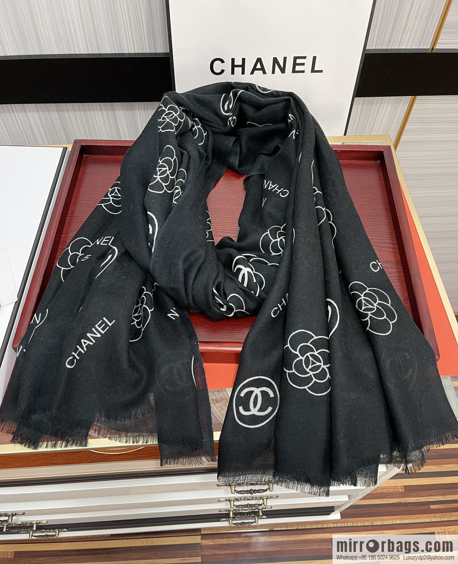 Chanel double c series 300 cashmere long towels