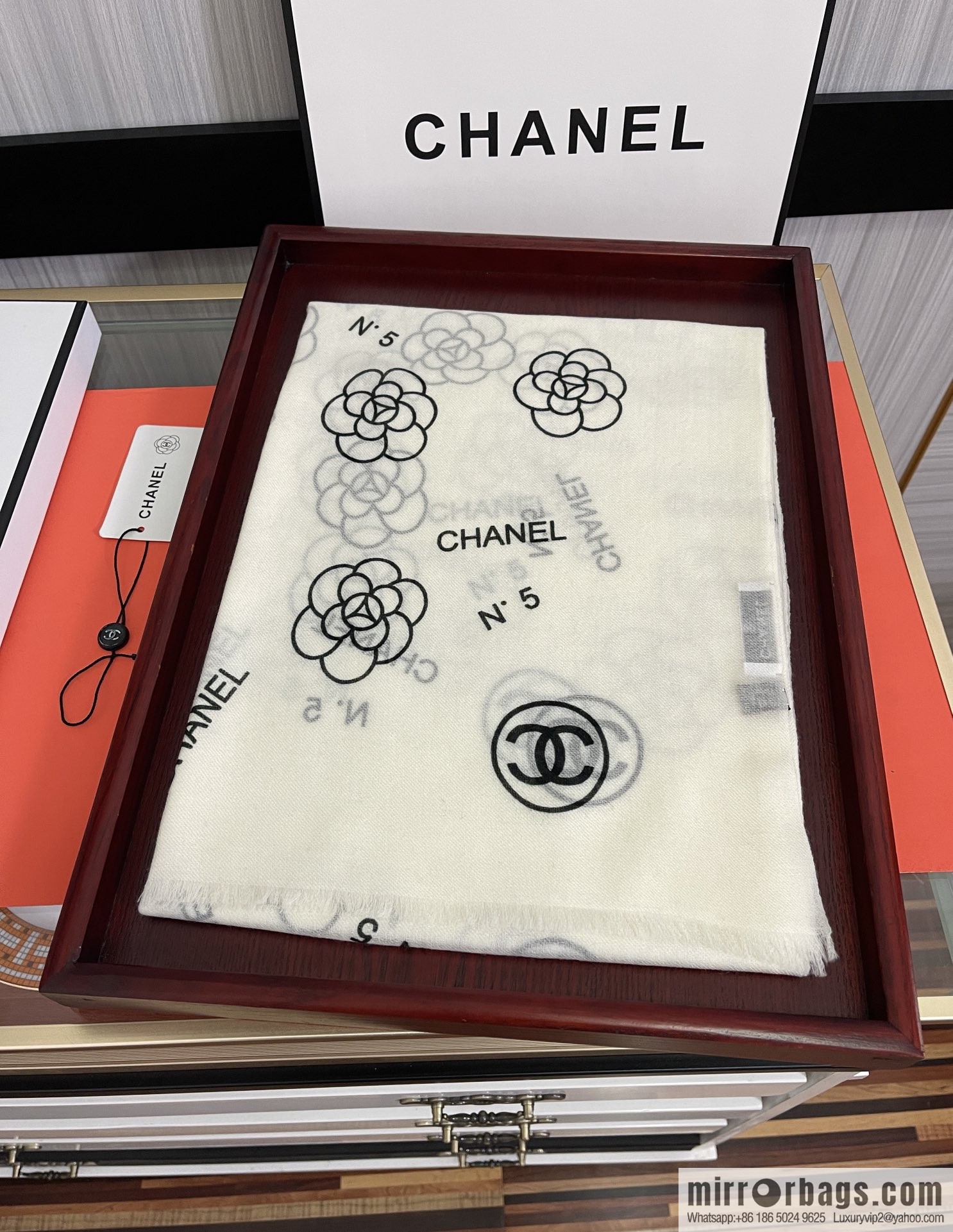 Chanel double c series 300 cashmere long towels