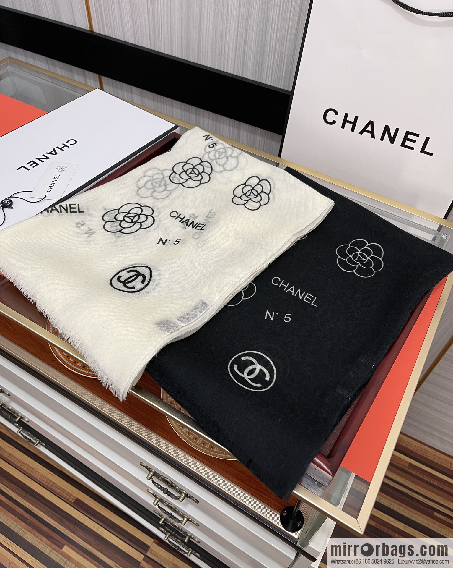 Chanel double c series 300 cashmere long towels