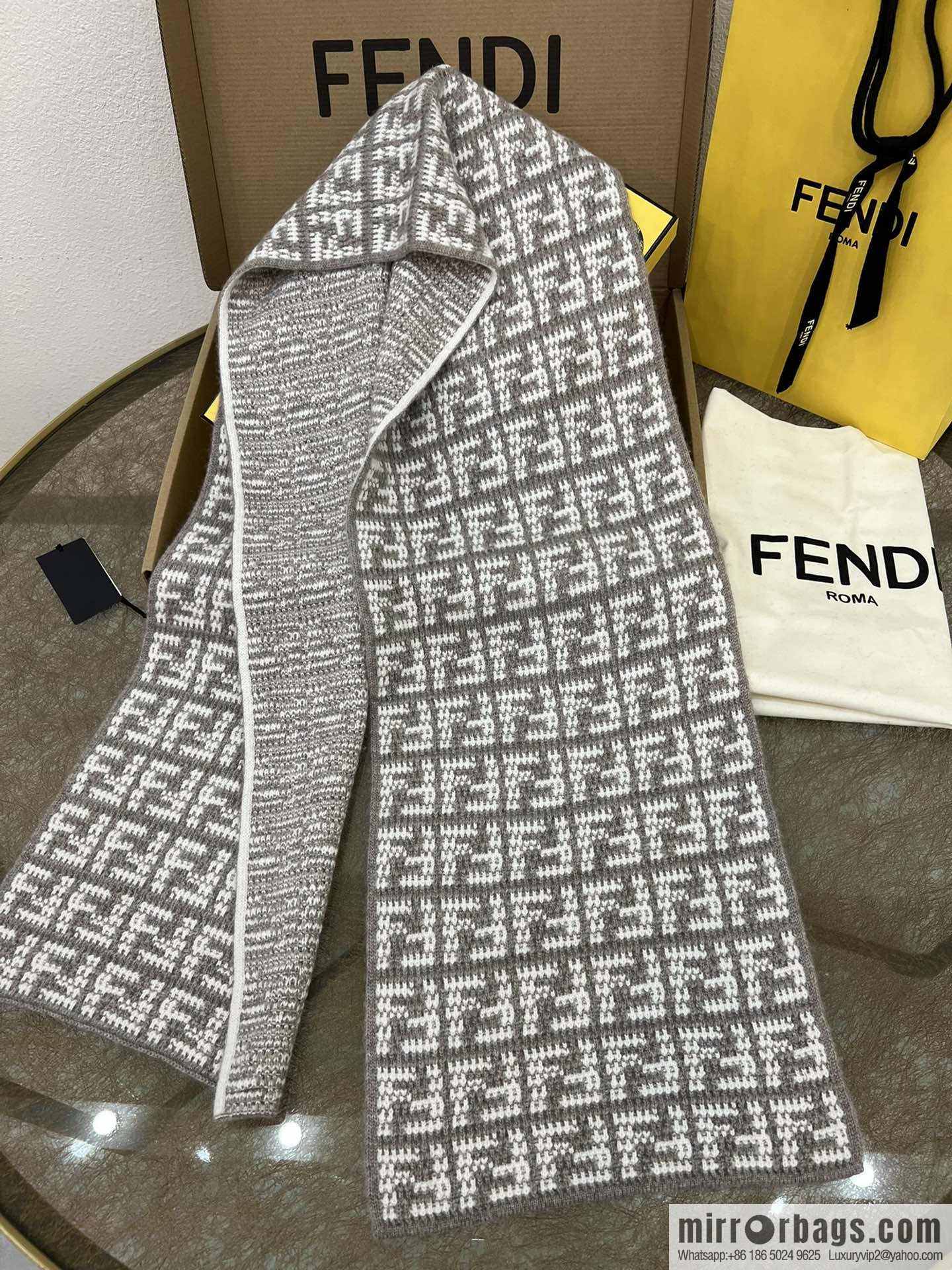 FENDI Fendi FF contrasting color letter jacquard long towel FXT362