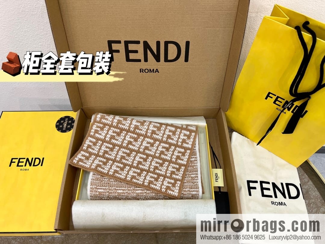 FENDI Fendi FF contrasting color letter jacquard long towel FXT362