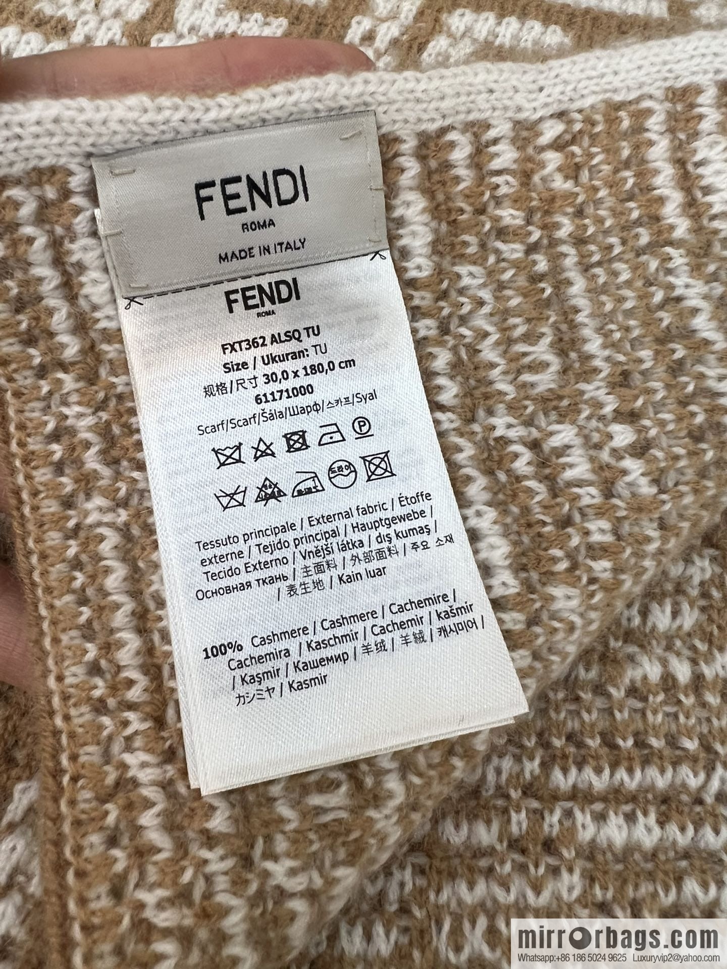 FENDI Fendi FF contrasting color letter jacquard long towel FXT362