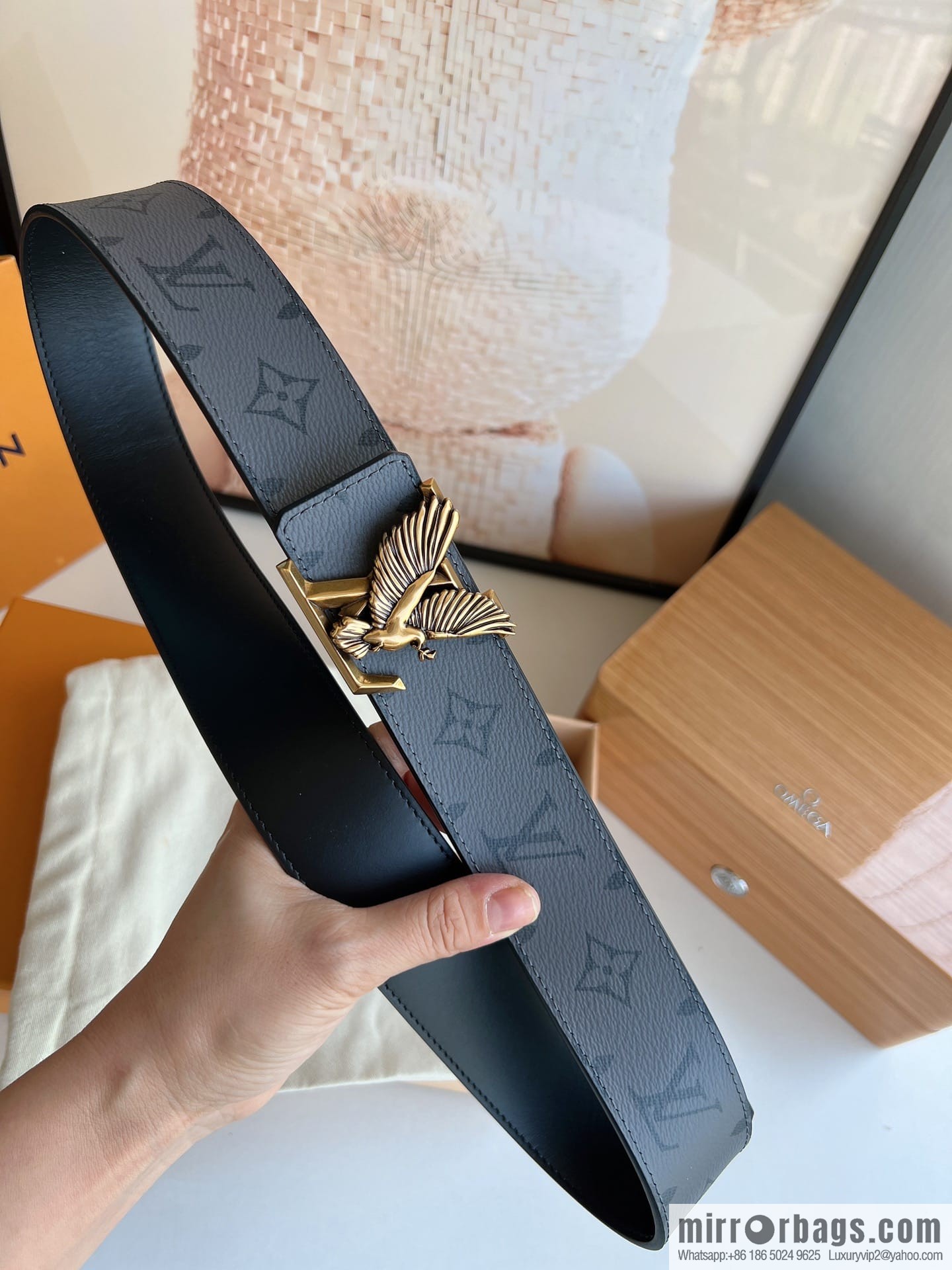 LV/Louis Vuitton, Classic Monogram Dove Double Sided Belt