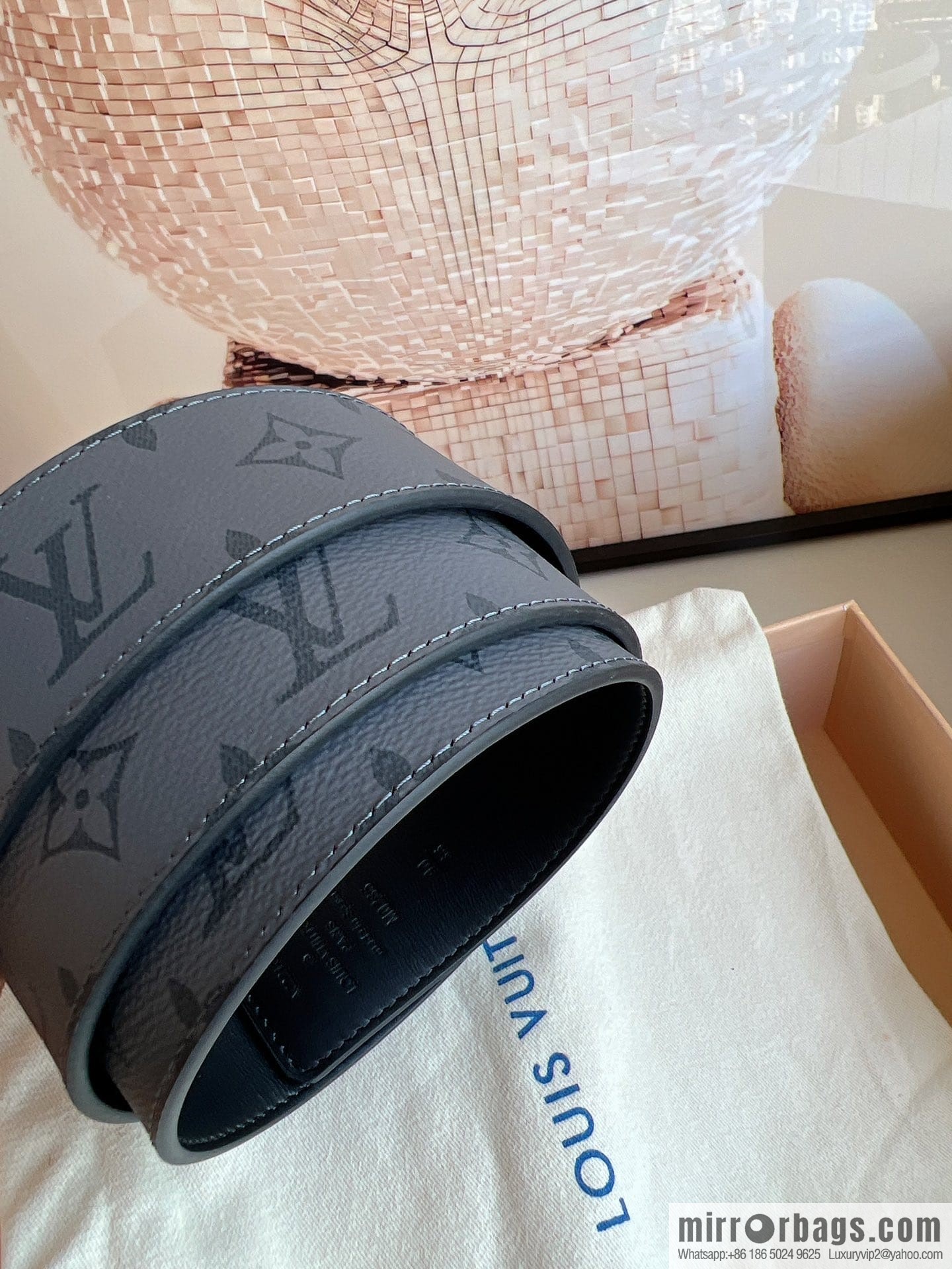 LV/Louis Vuitton, Classic Monogram Dove Double Sided Belt