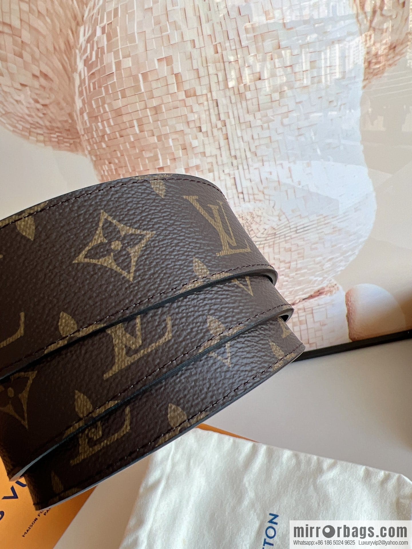 LV/Louis Vuitton, Classic Monogram Dove Double Sided Belt