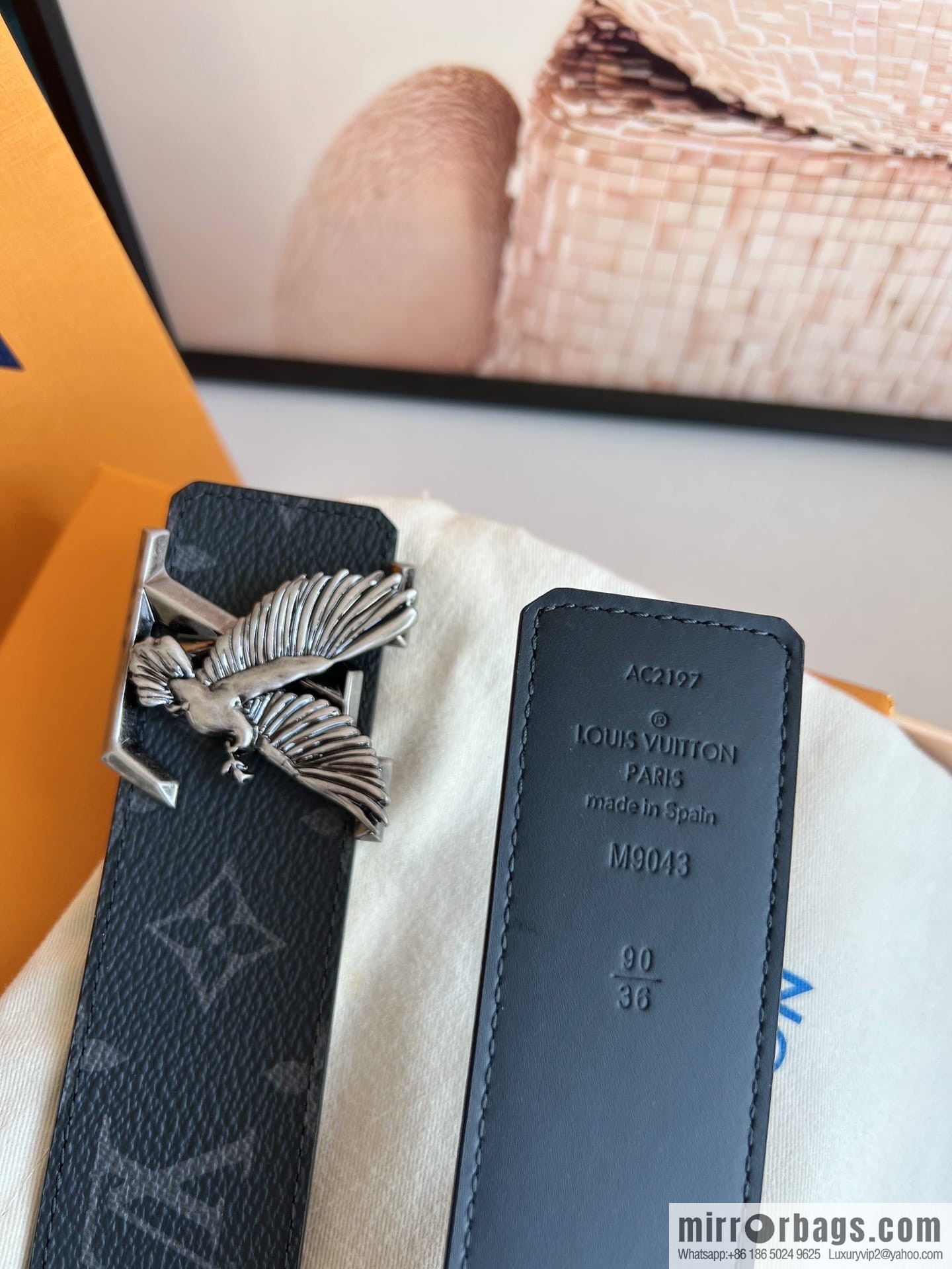 LV/Louis Vuitton, Classic Monogram Dove Double Sided Belt
