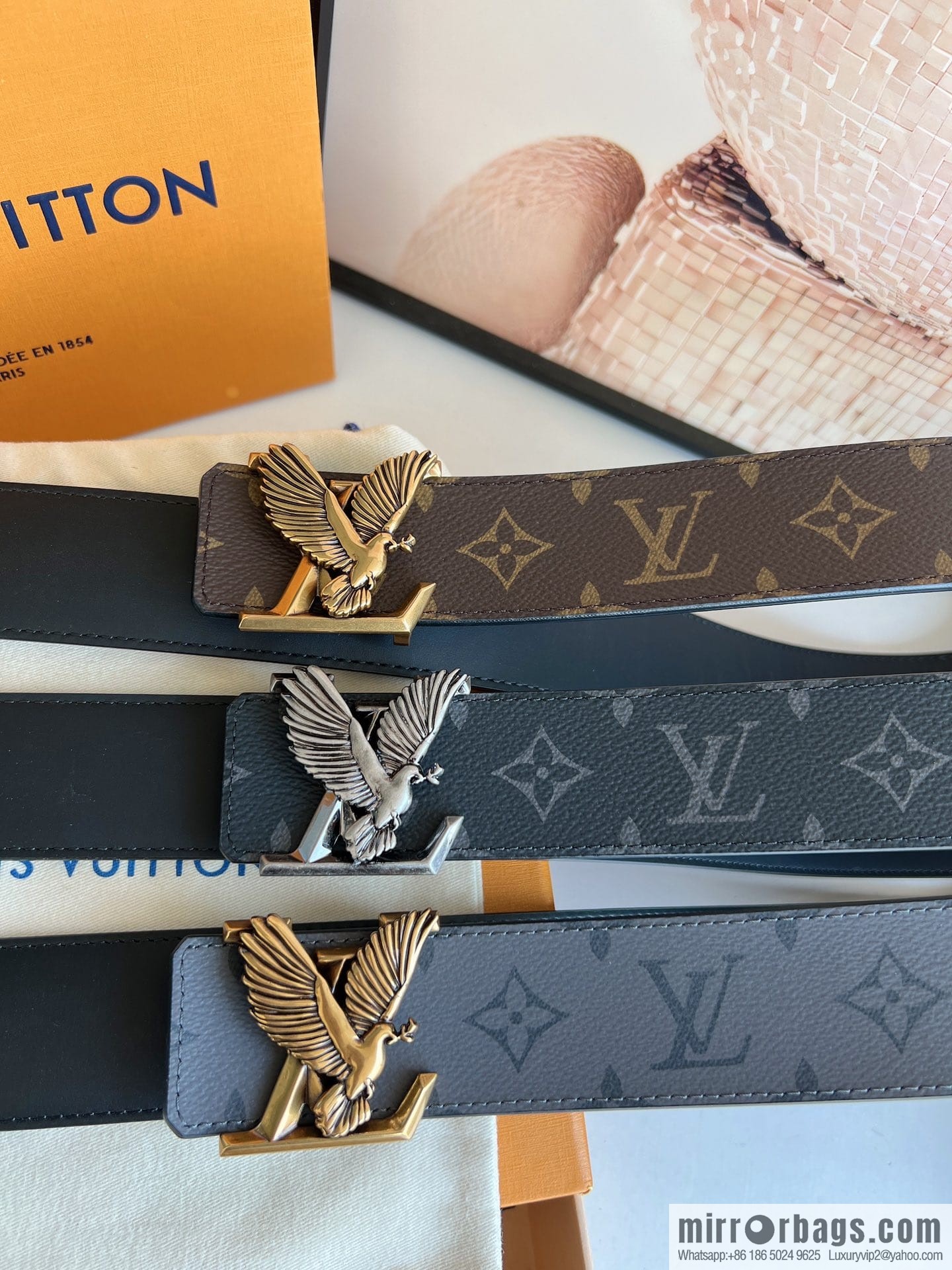 LV/Louis Vuitton, Classic Monogram Dove Double Sided Belt
