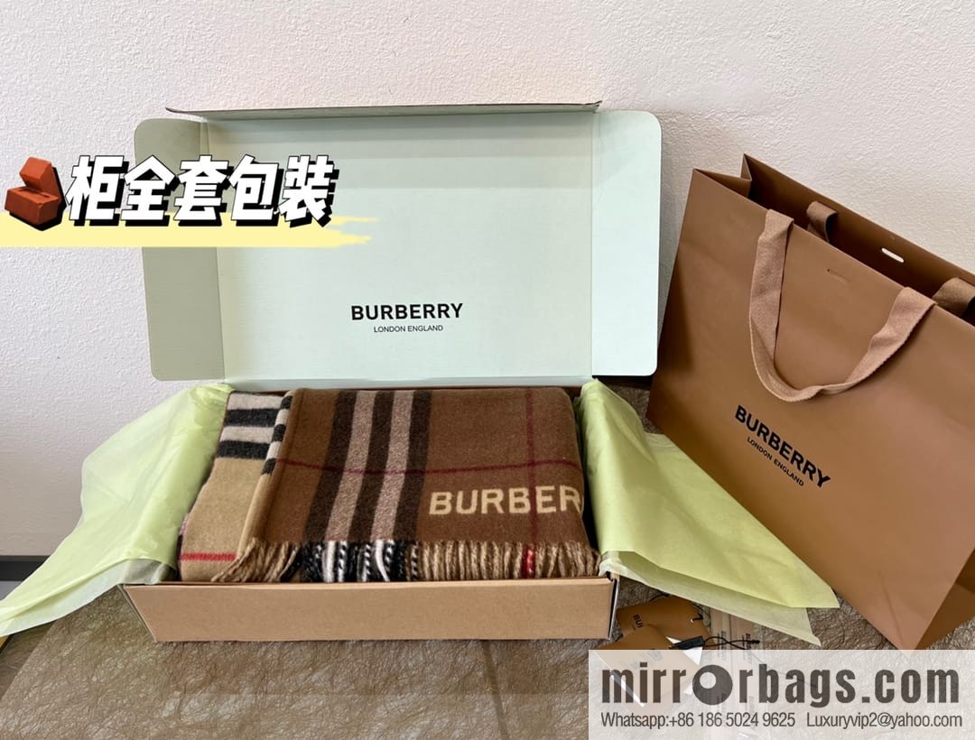Burberry Burberry Tassel Edge Design Checked Cashmere Cape