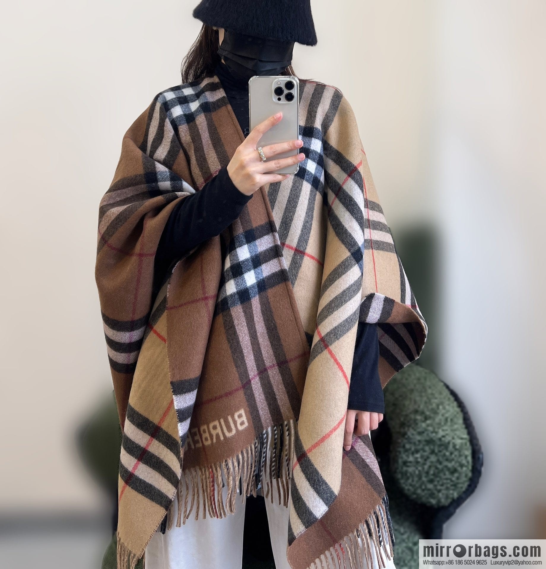 Burberry Burberry Tassel Edge Design Checked Cashmere Cape