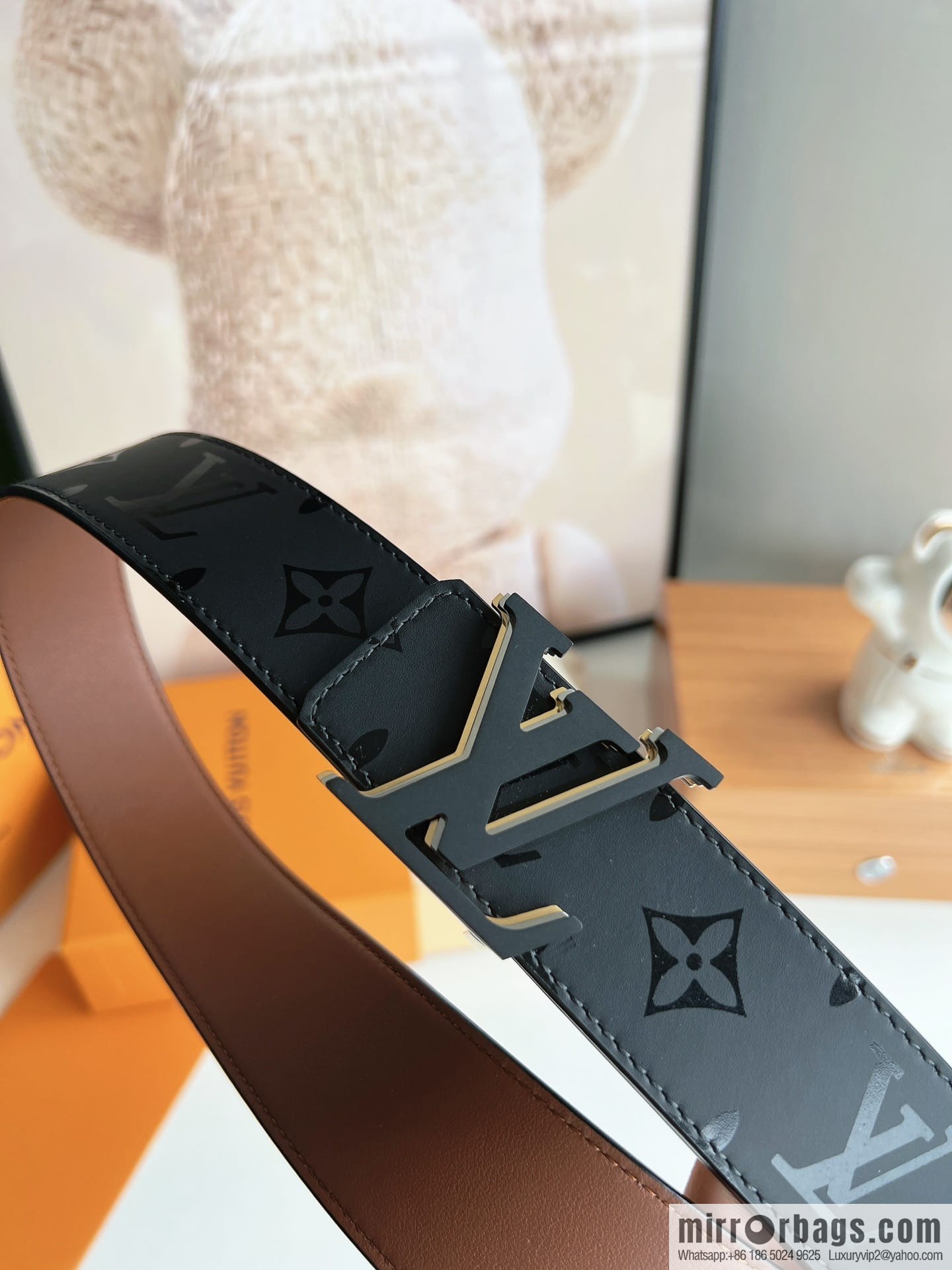 LV/Louis Vuitton, black flower double-sided PYRAMIDE calfskin belt