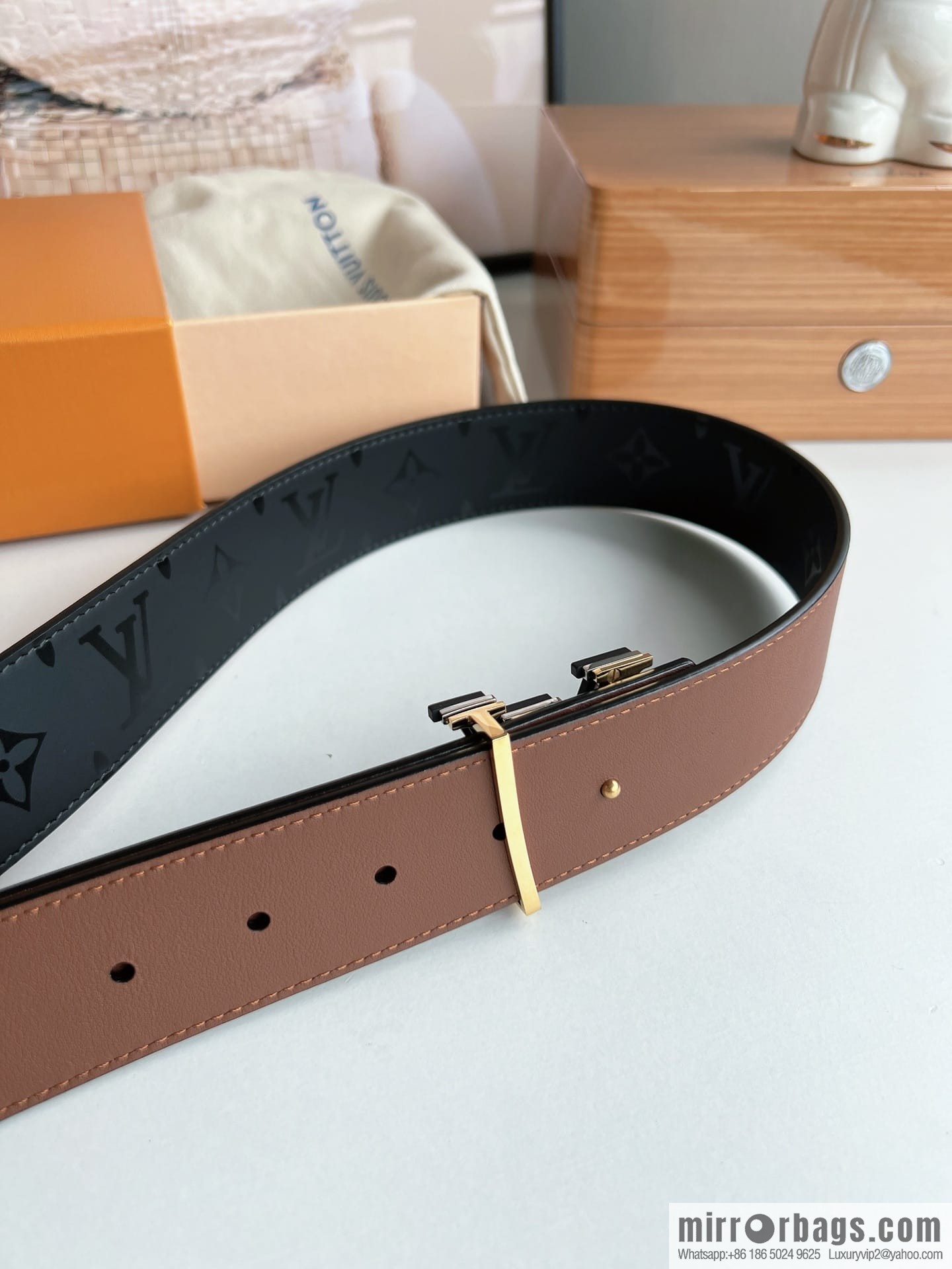 LV/Louis Vuitton, black flower double-sided PYRAMIDE calfskin belt