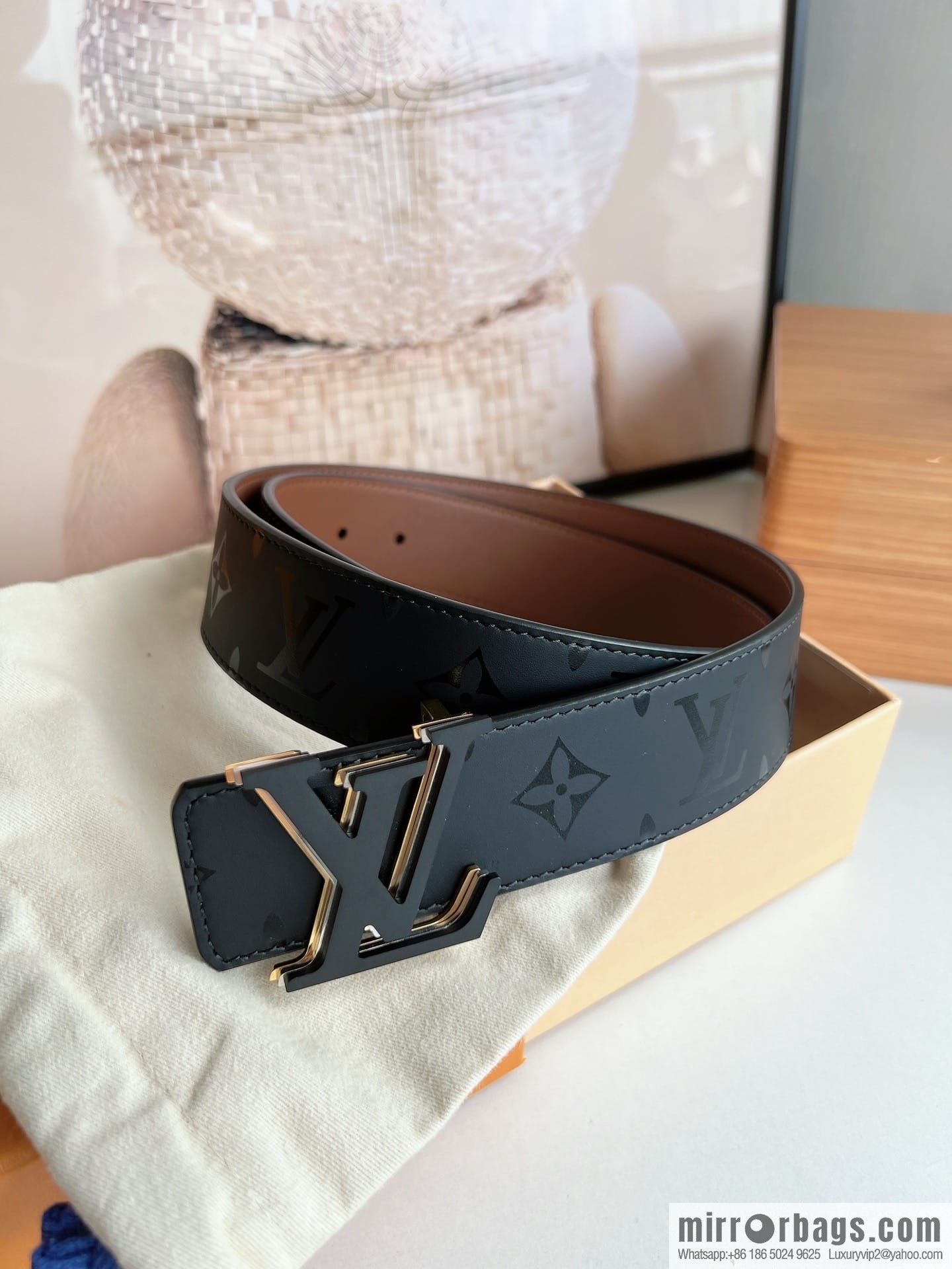 LV/Louis Vuitton, black flower double-sided PYRAMIDE calfskin belt