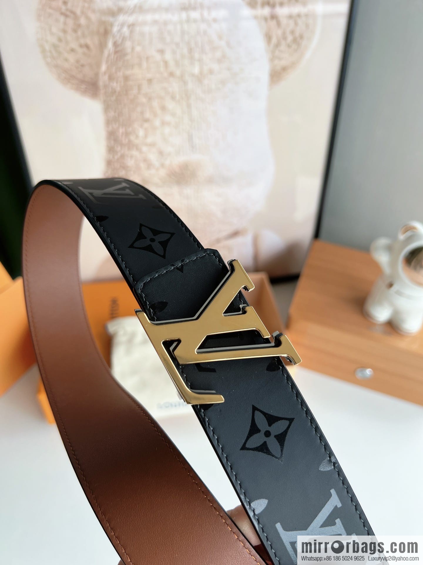 LV/Louis Vuitton, black flower double-sided PYRAMIDE calfskin belt
