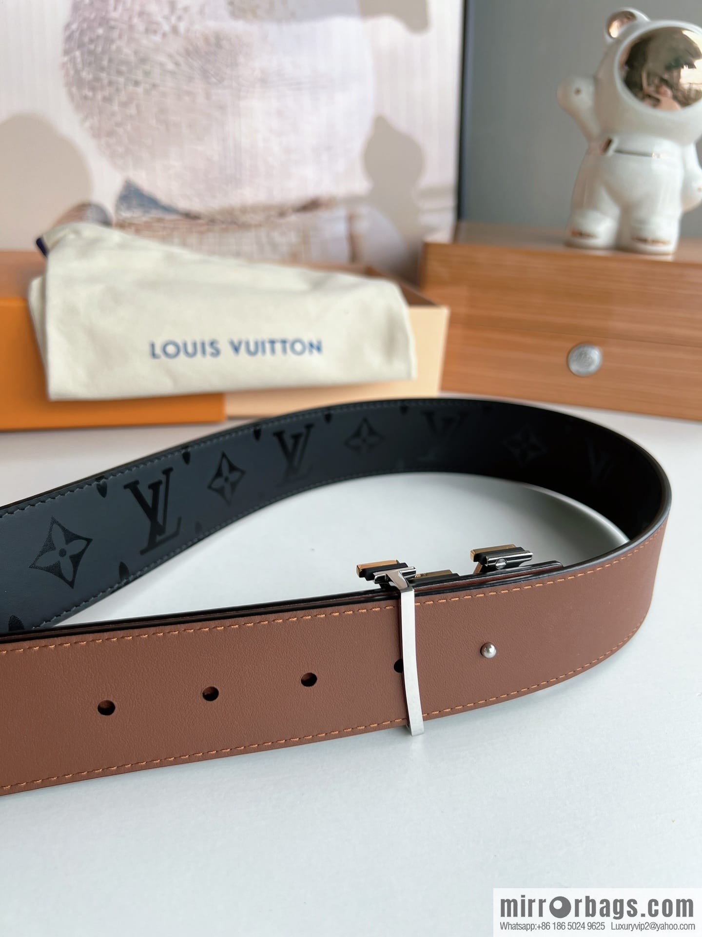 LV/Louis Vuitton, black flower double-sided PYRAMIDE calfskin belt