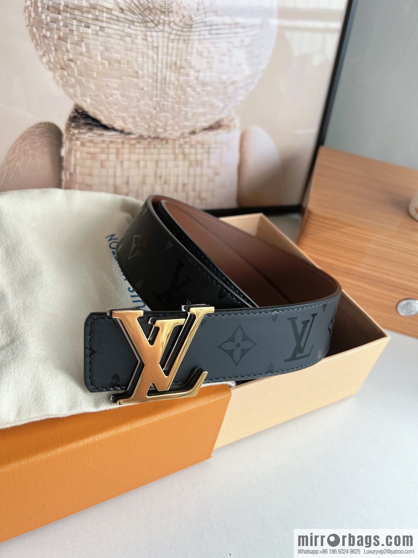 LV/Louis Vuitton, black flower double-sided PYRAMIDE calfskin belt