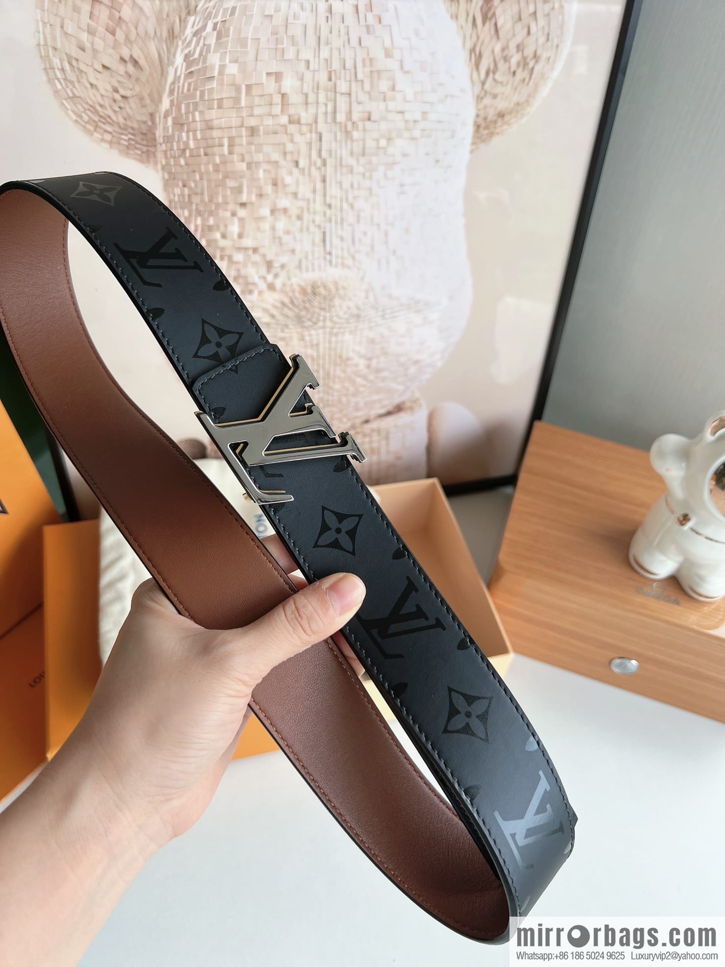 LV/Louis Vuitton, black flower double-sided PYRAMIDE calfskin belt