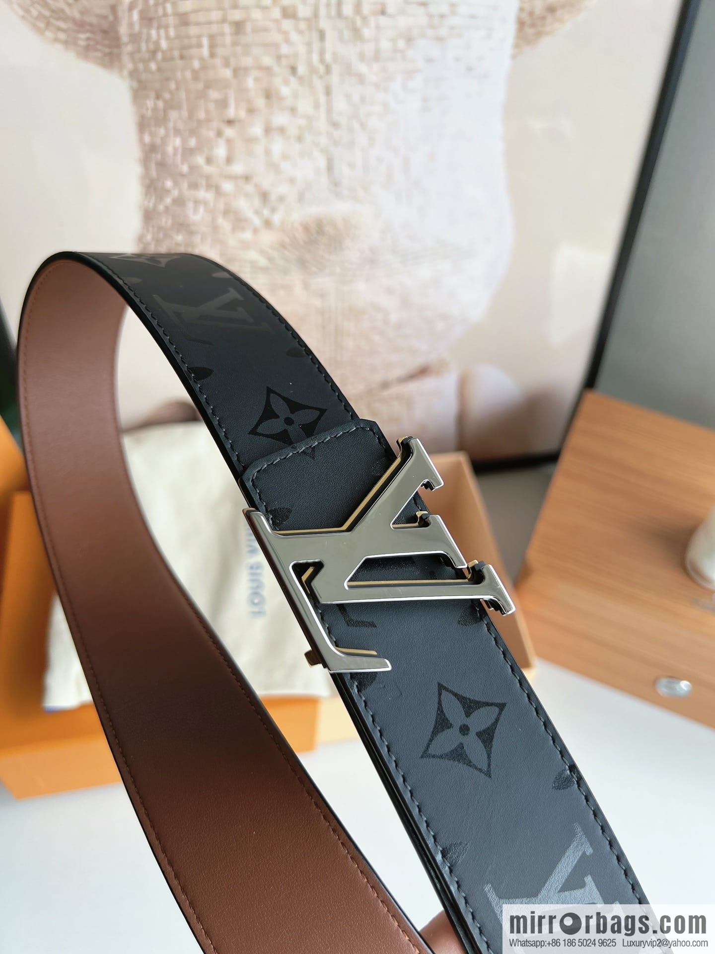 LV/Louis Vuitton, black flower double-sided PYRAMIDE calfskin belt
