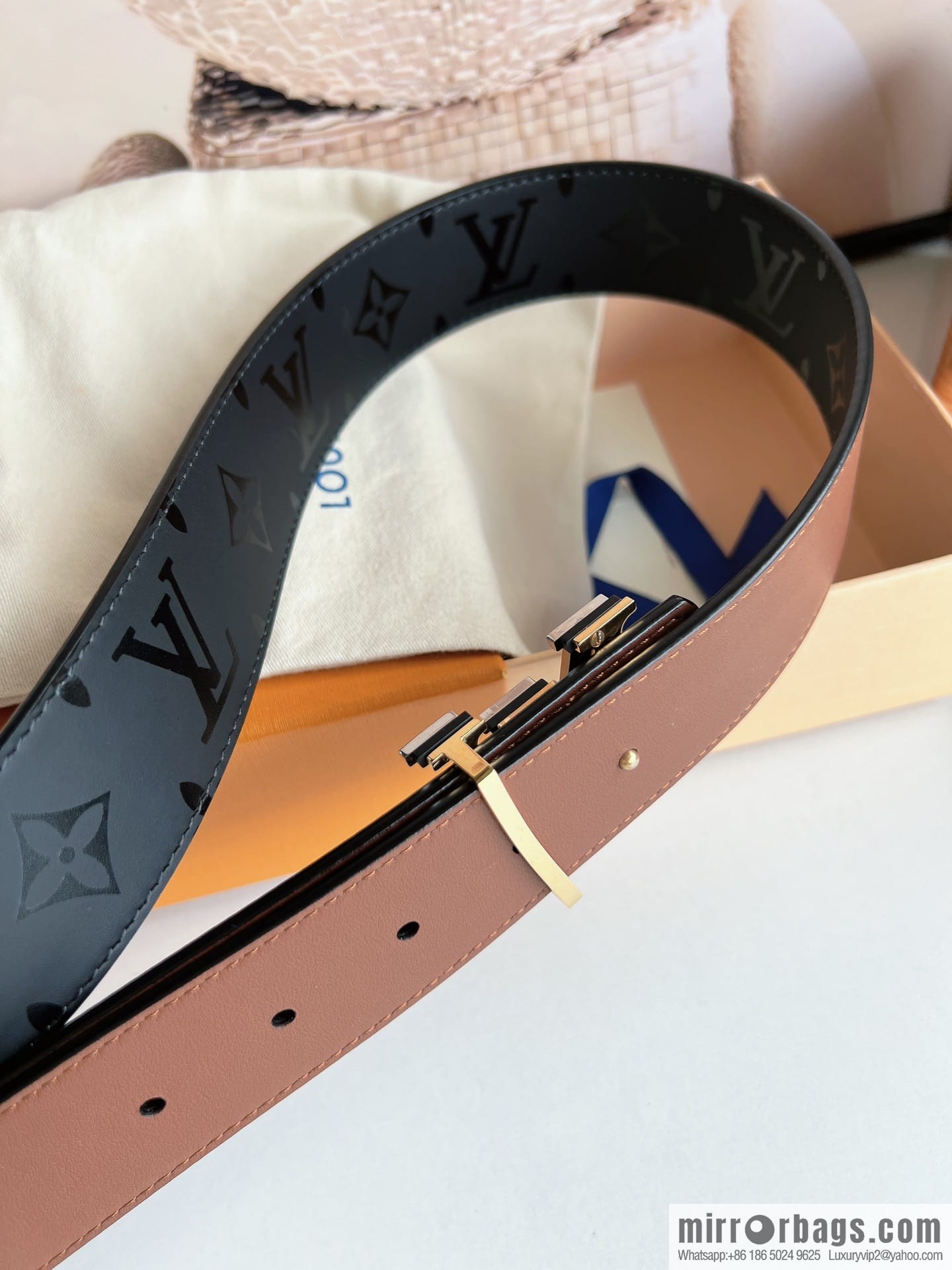 LV/Louis Vuitton, black flower double-sided PYRAMIDE calfskin belt