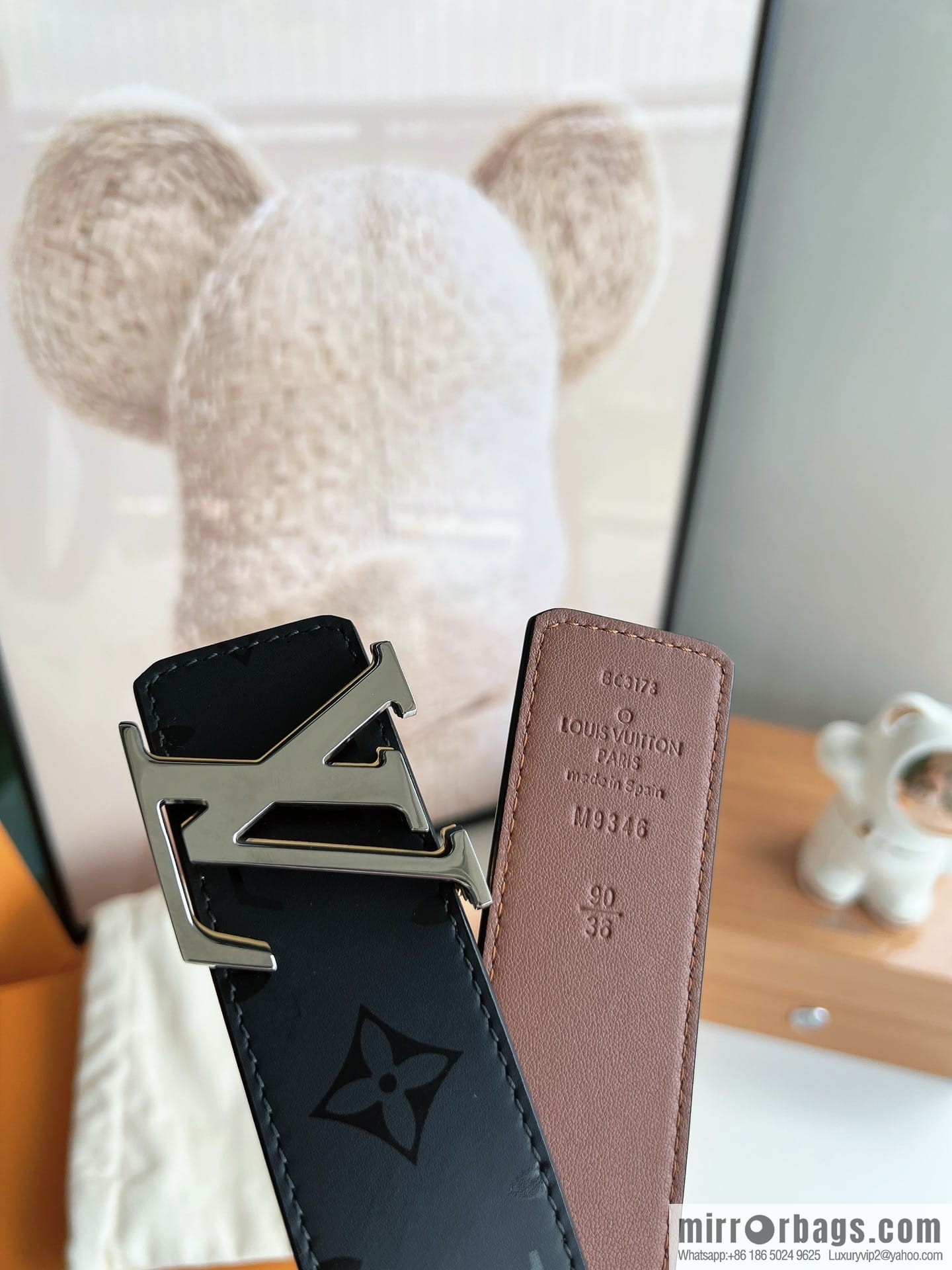 LV/Louis Vuitton, black flower double-sided PYRAMIDE calfskin belt