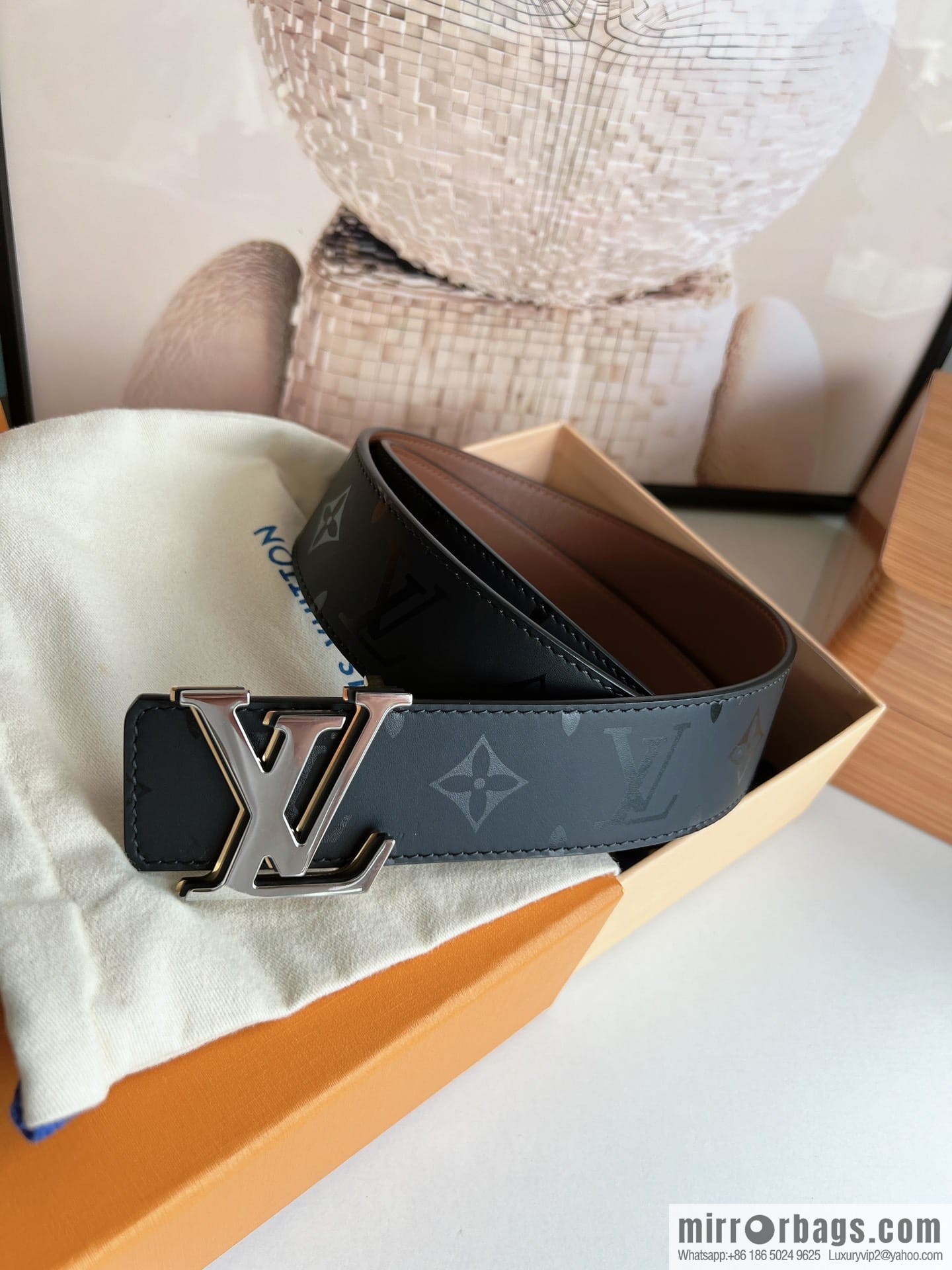 LV/Louis Vuitton, black flower double-sided PYRAMIDE calfskin belt