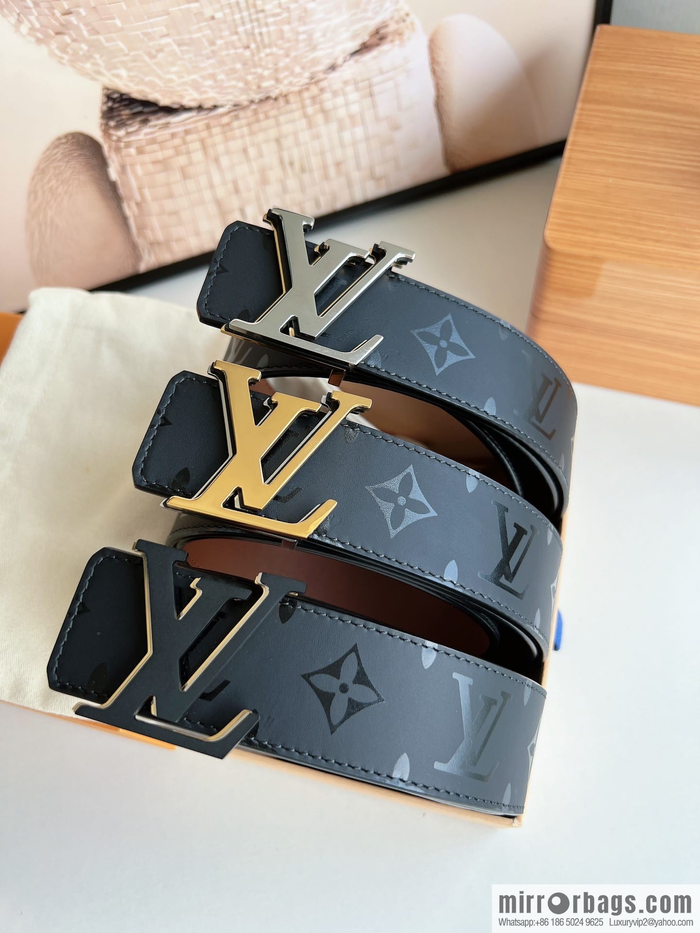 LV/Louis Vuitton, black flower double-sided PYRAMIDE calfskin belt