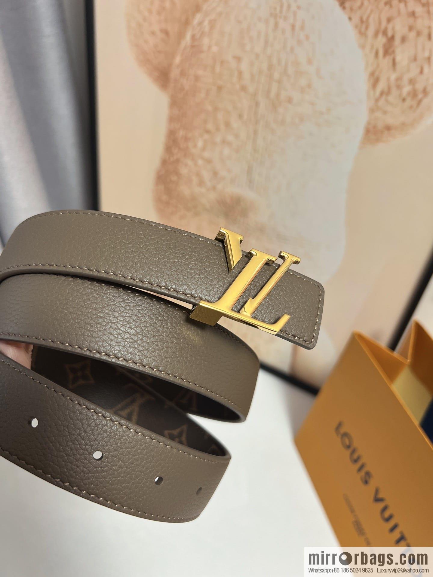 Louis Vuitton, women's double-sided belt 30mm