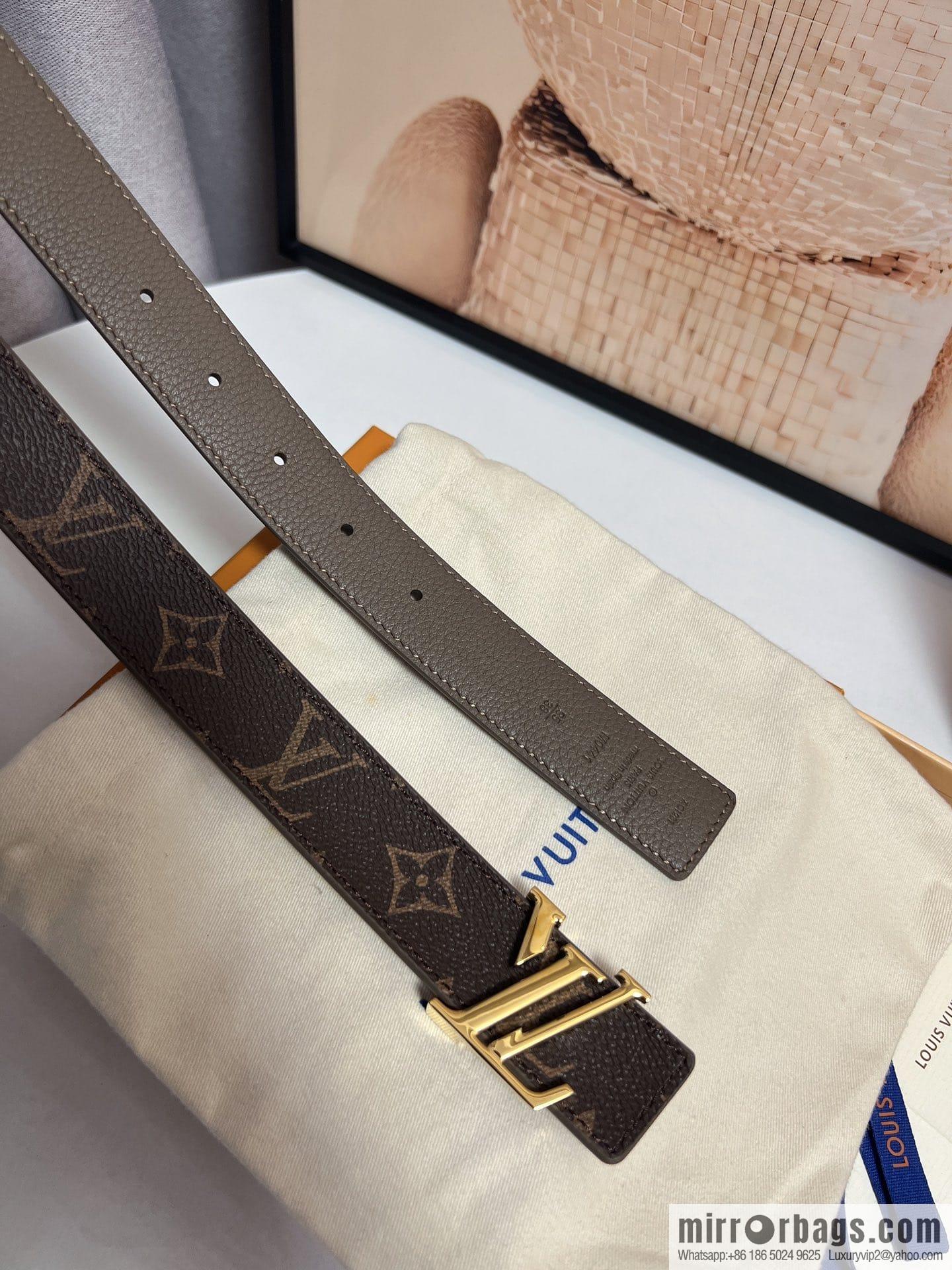 Louis Vuitton, women's double-sided belt 30mm