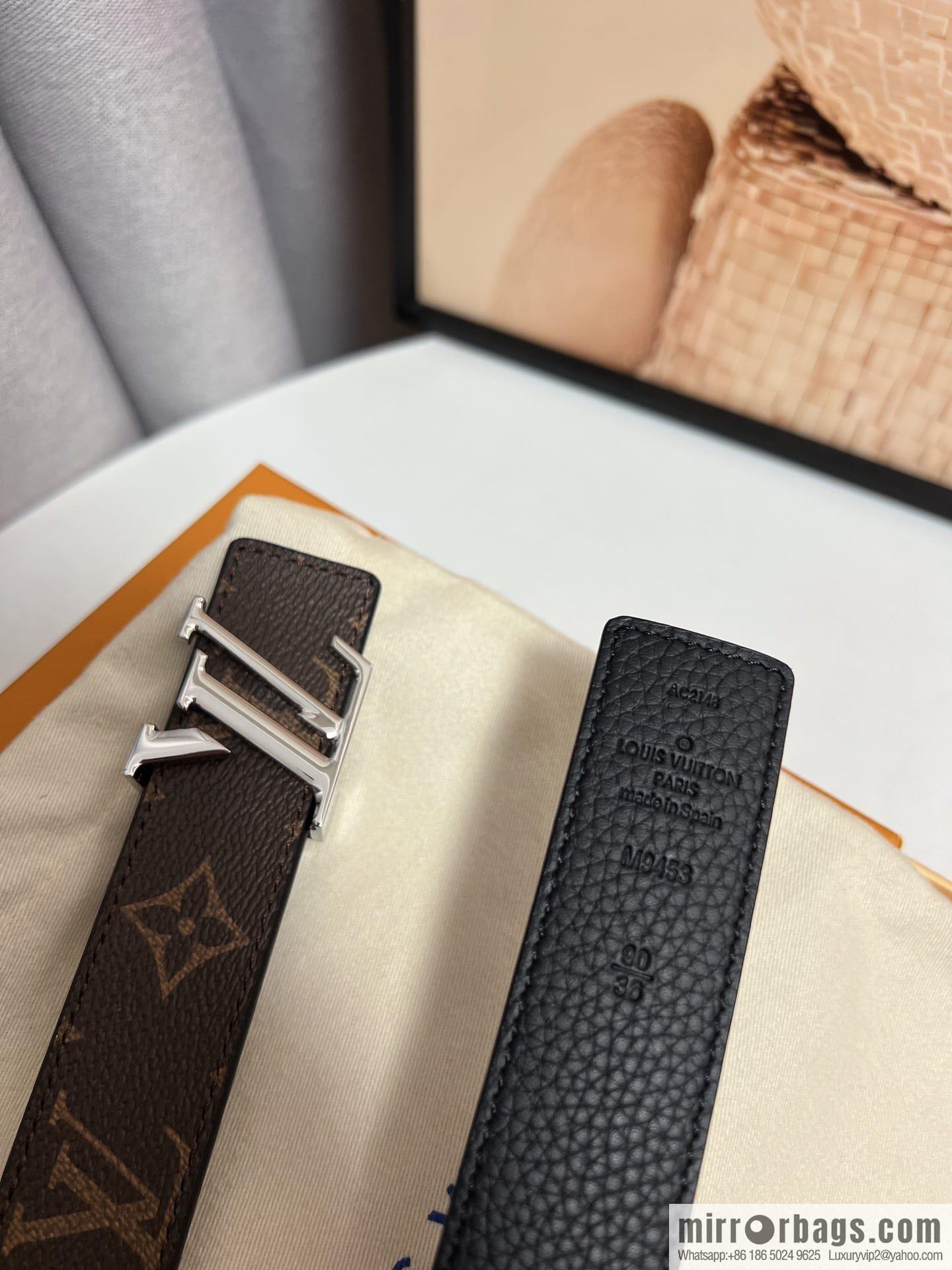 Louis Vuitton, women's double-sided belt 30mm