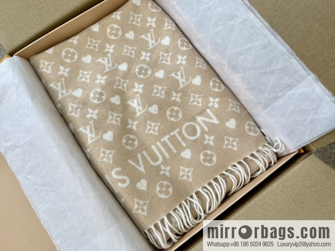 LV Louis Vuitton Game On Cashmere Scarf M76900