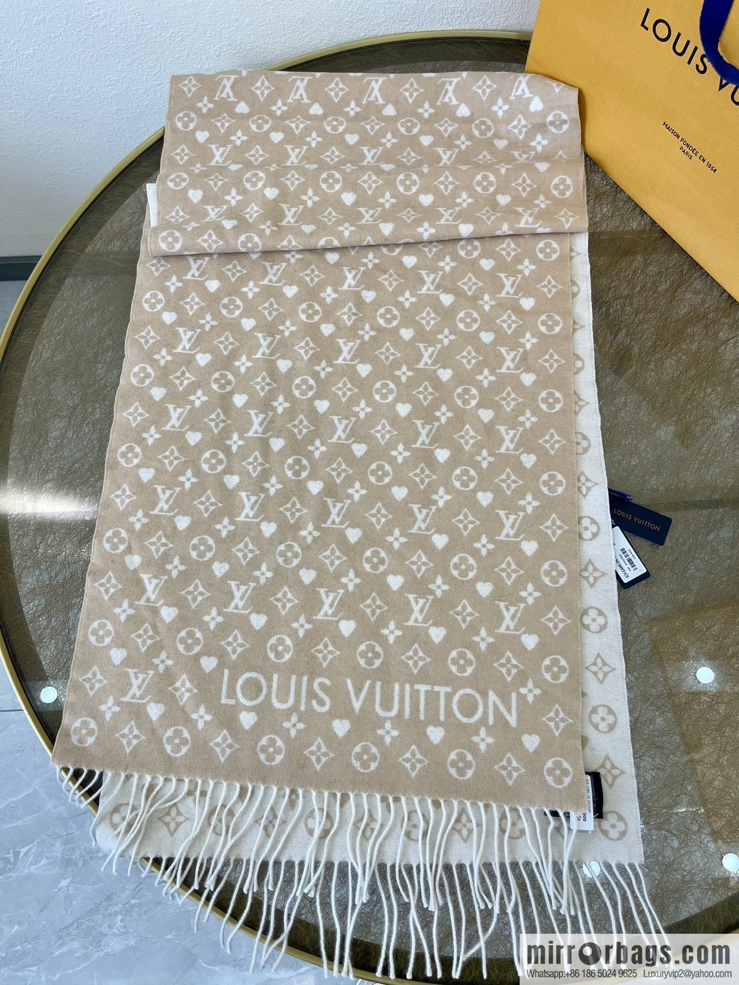 LV Louis Vuitton Game On Cashmere Scarf M76900
