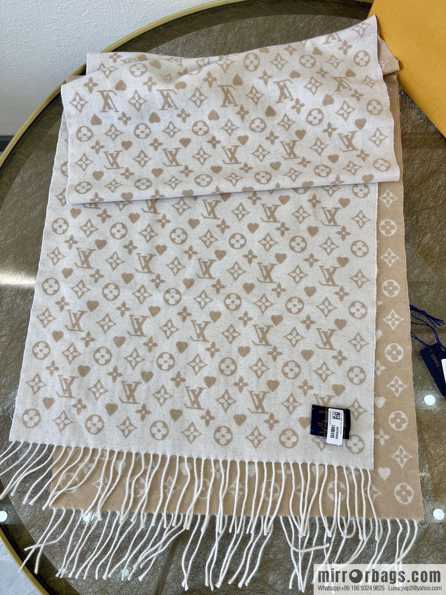 LV Louis Vuitton Game On Cashmere Scarf M76900