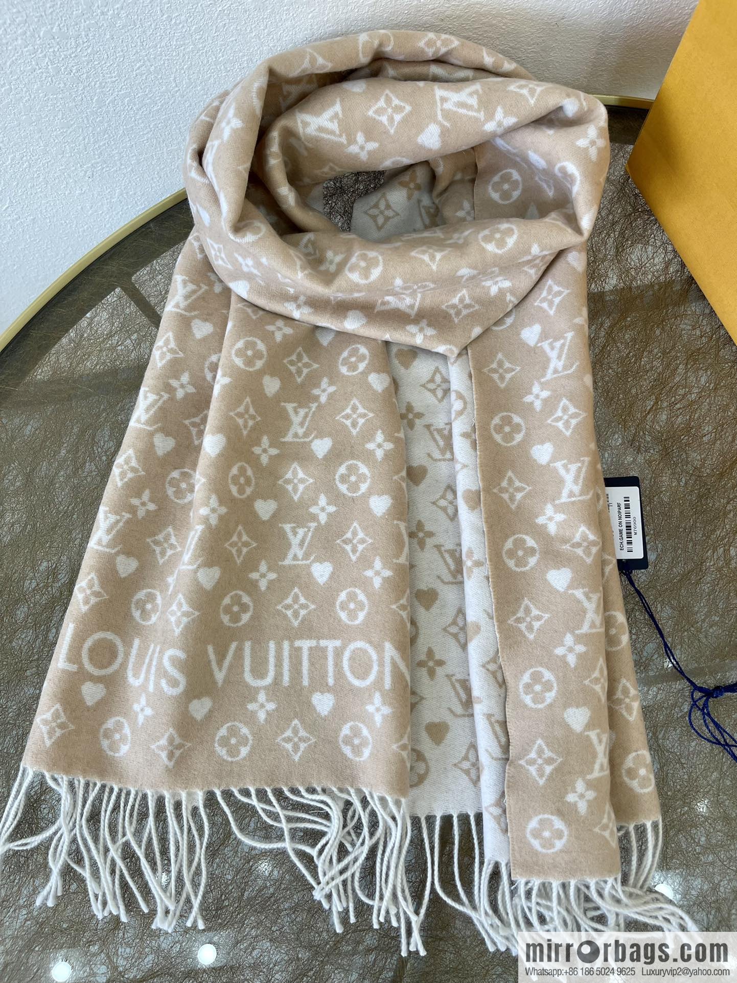 LV Louis Vuitton Game On Cashmere Scarf M76900