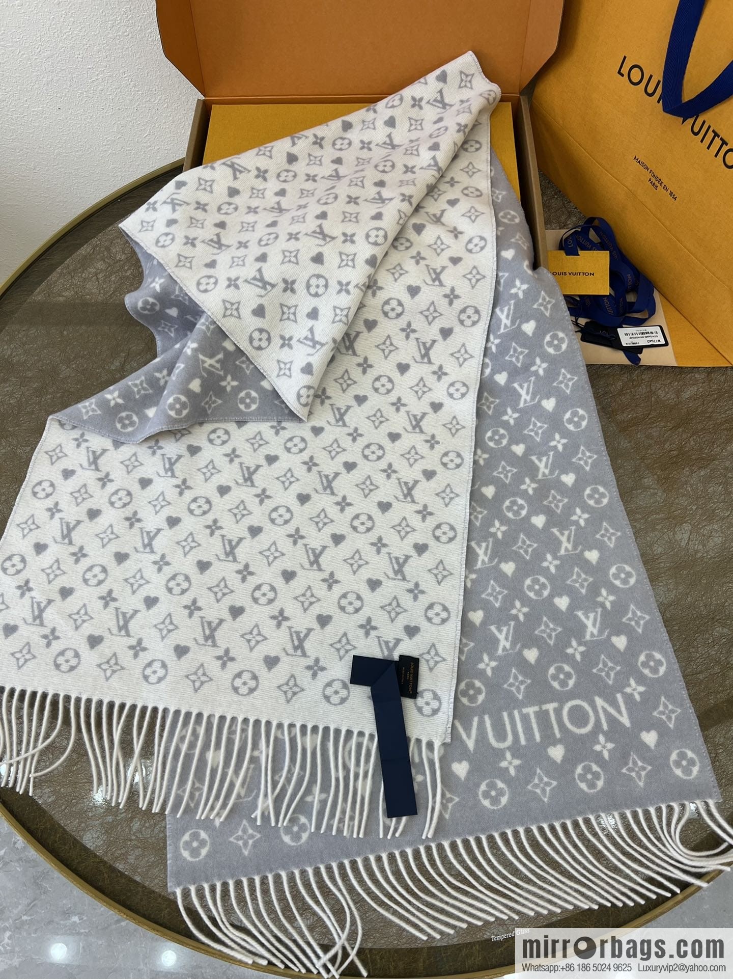 LV Louis Vuitton Game On Cashmere Scarf M77641