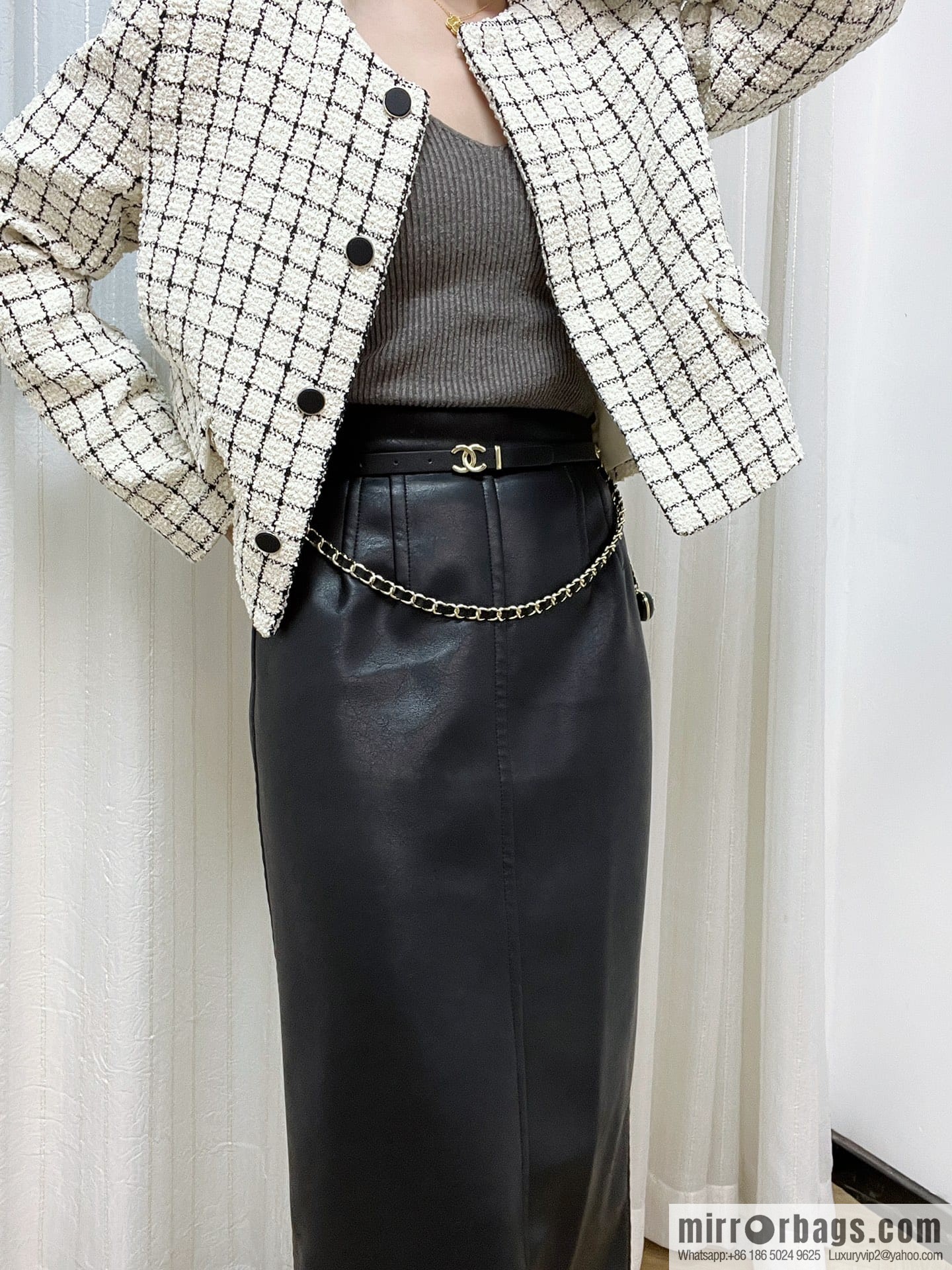 New ☑️ Chanel love peach heart black leather rope waist chain belt