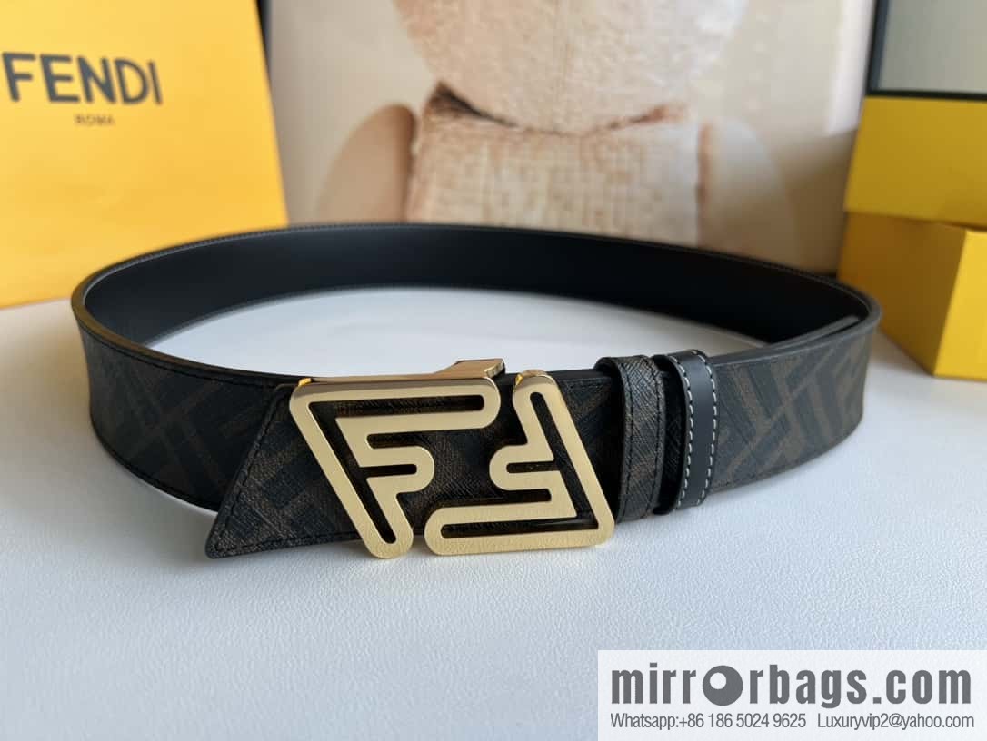 Fendi's latest extraordinary creative gradual change printing double FF cowhide belt
