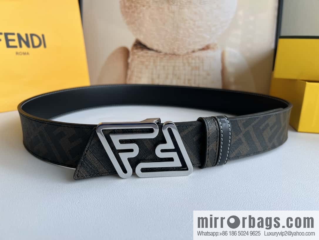 Fendi's latest extraordinary creative gradual change printing double FF cowhide belt